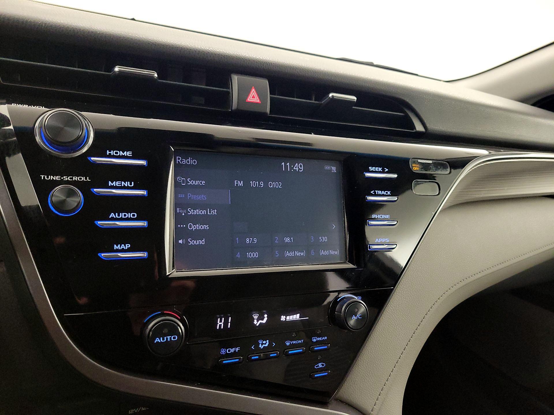 Thumbnail: 2019 Toyota Camry - 16