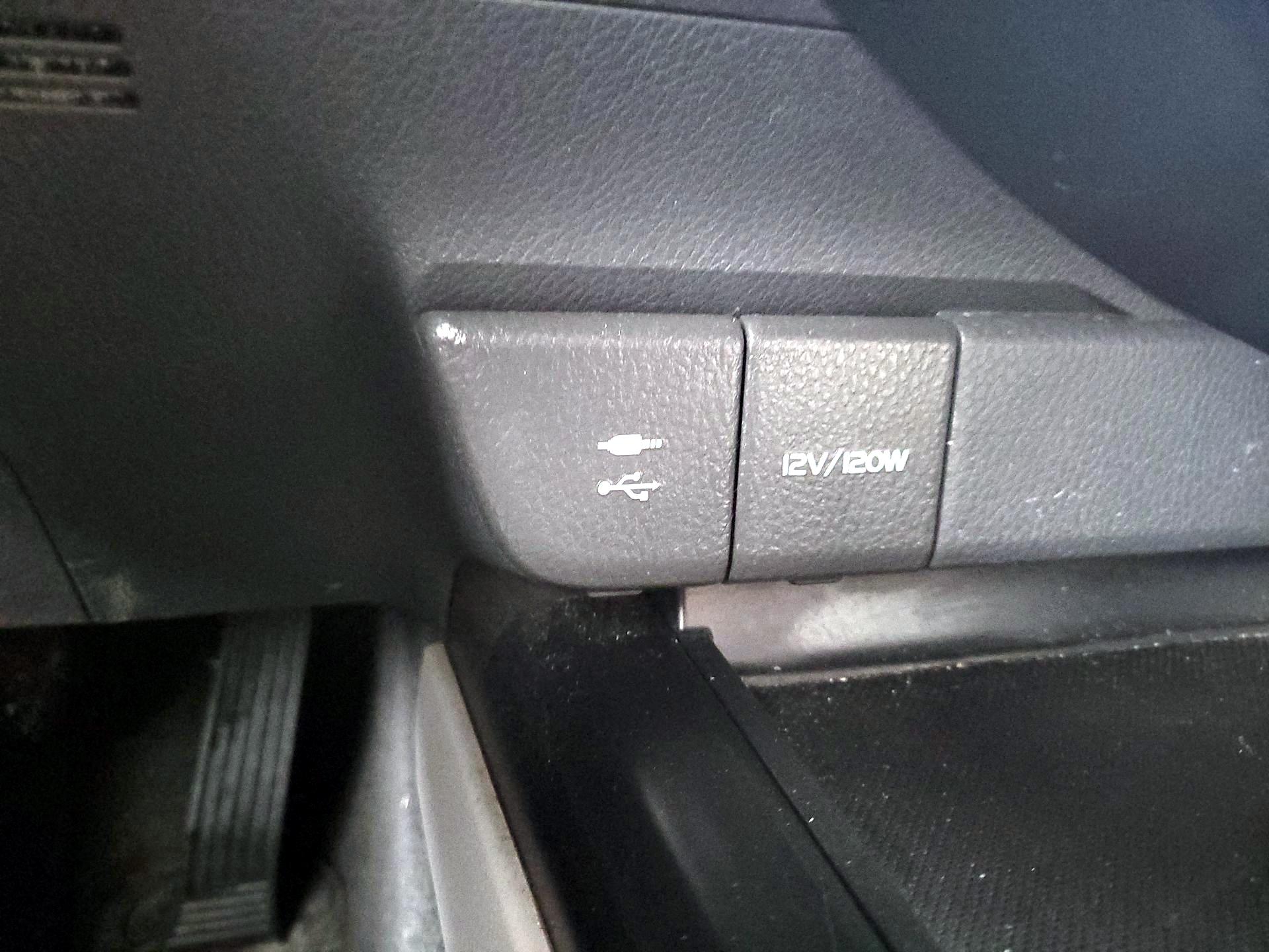 Thumbnail: 2019 Toyota Camry - 19