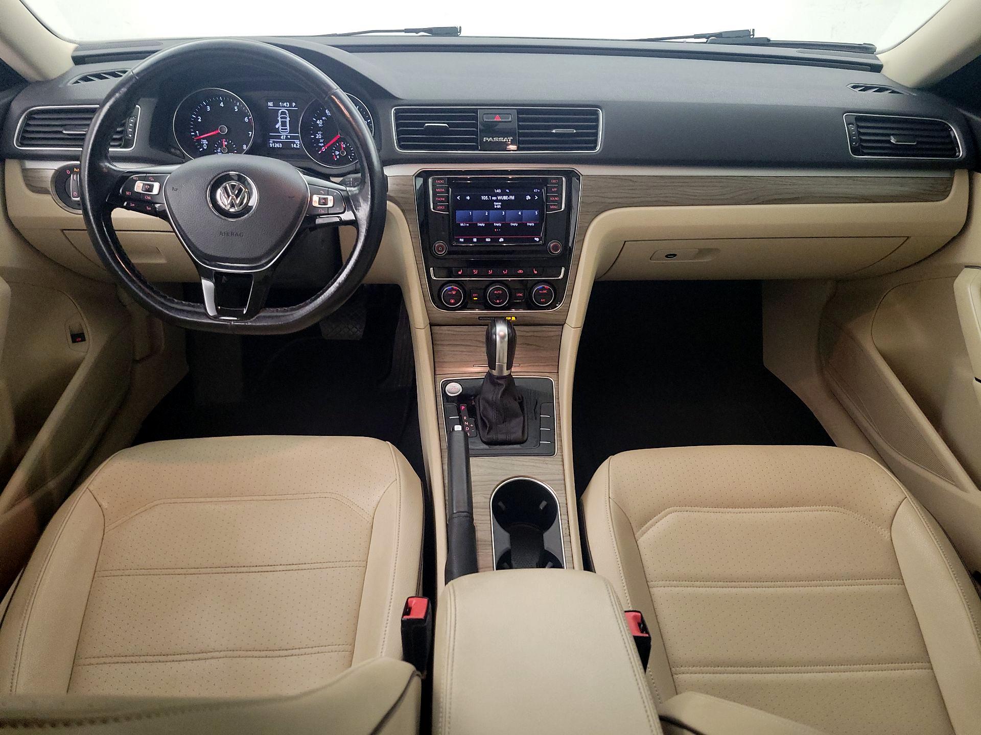 Thumbnail: 2018 Volkswagen Passat - 9