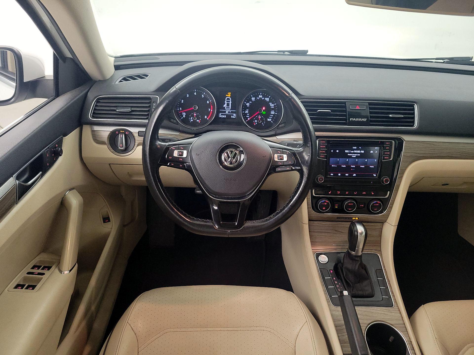 Thumbnail: 2018 Volkswagen Passat - 10