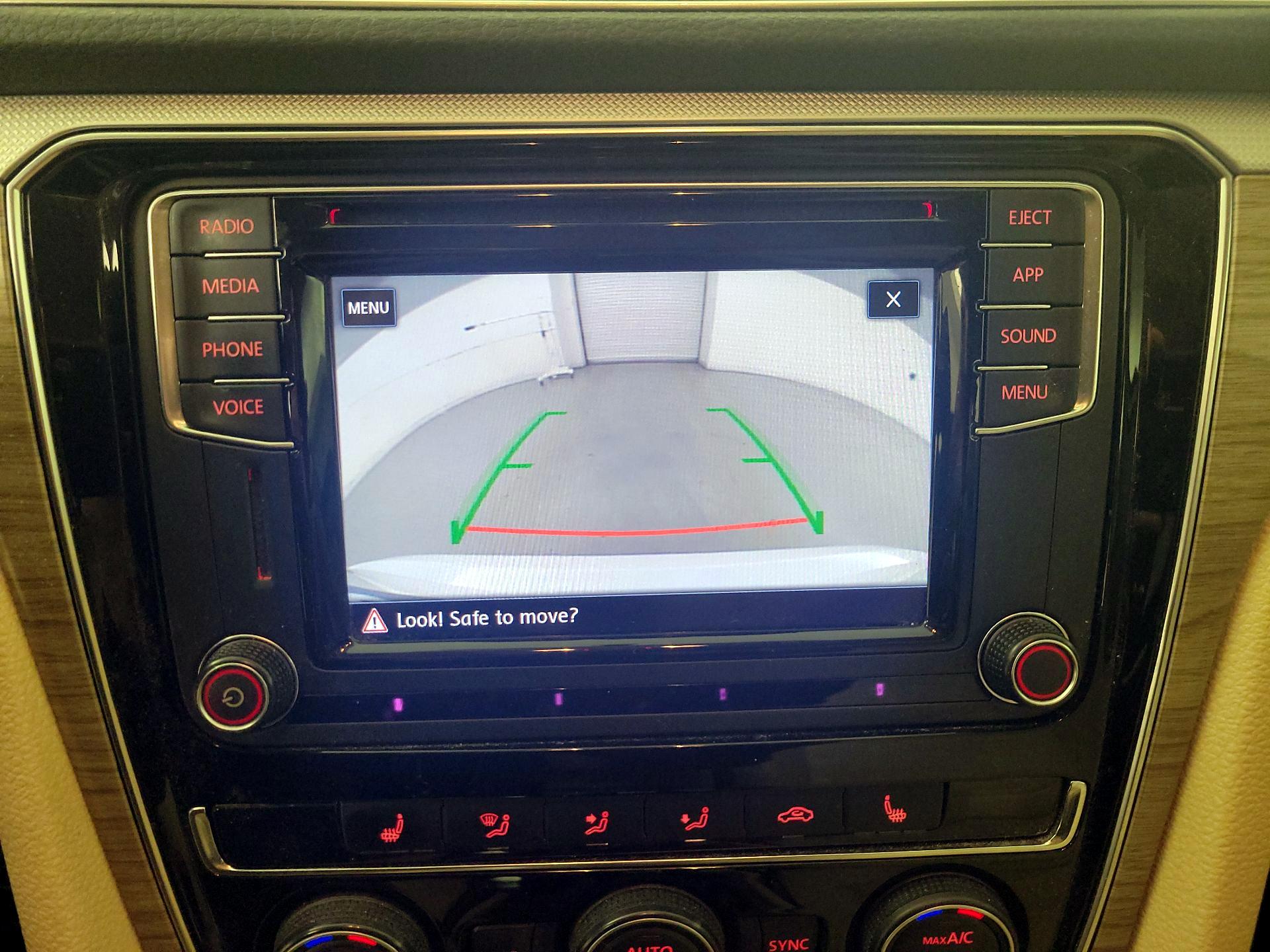 Thumbnail: 2018 Volkswagen Passat - 14