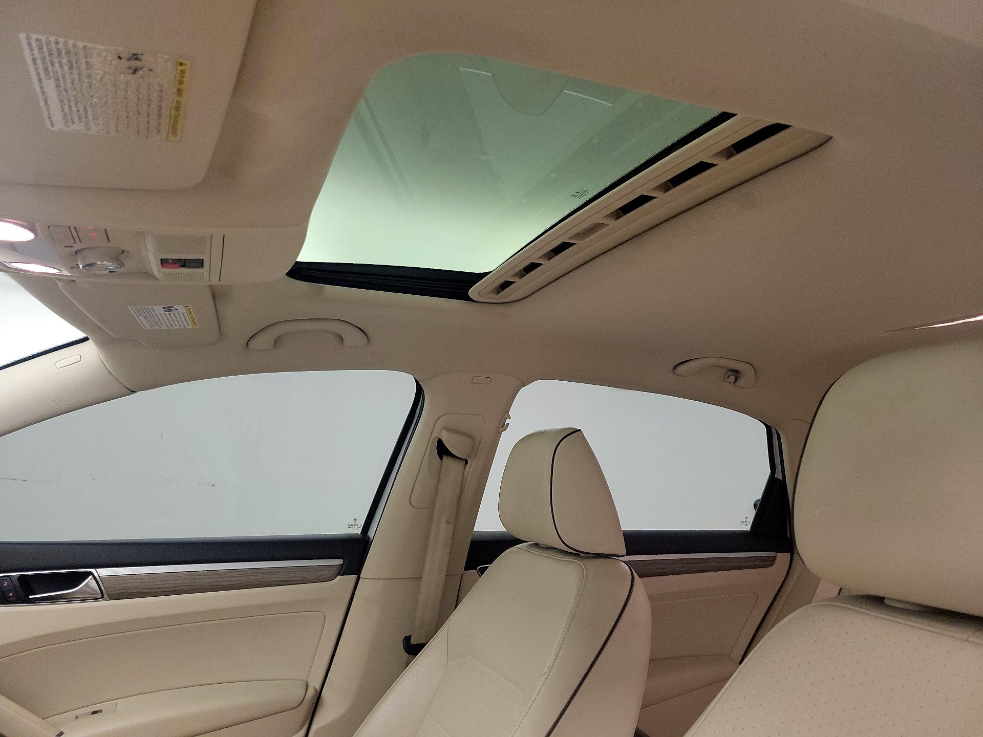 Thumbnail: 2018 Volkswagen Passat - 19