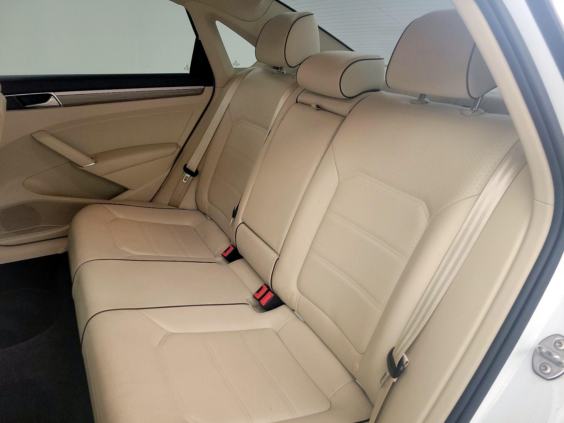 Thumbnail: 2018 Volkswagen Passat - 20