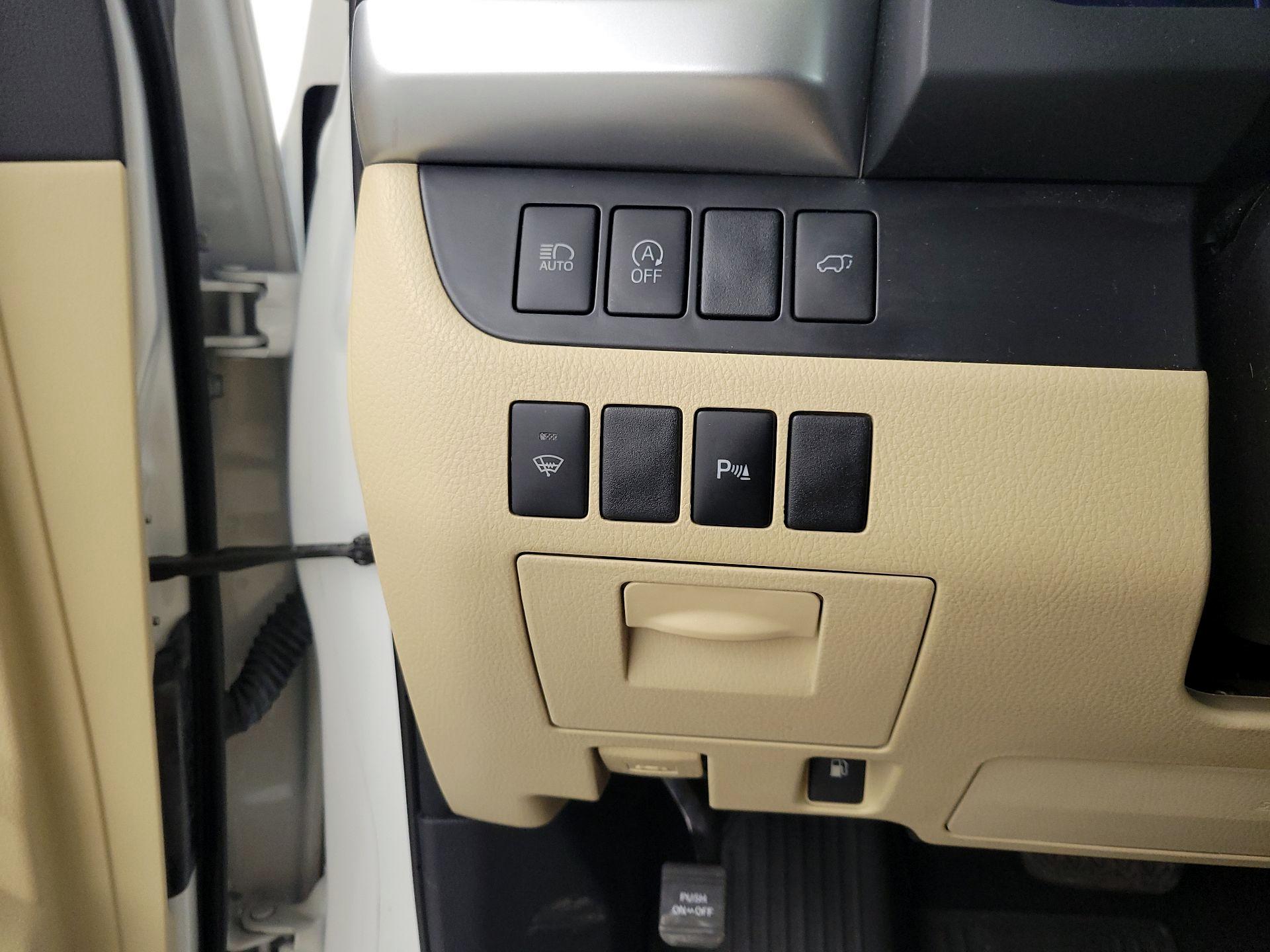 Thumbnail: 2018 Toyota Highlander - 13