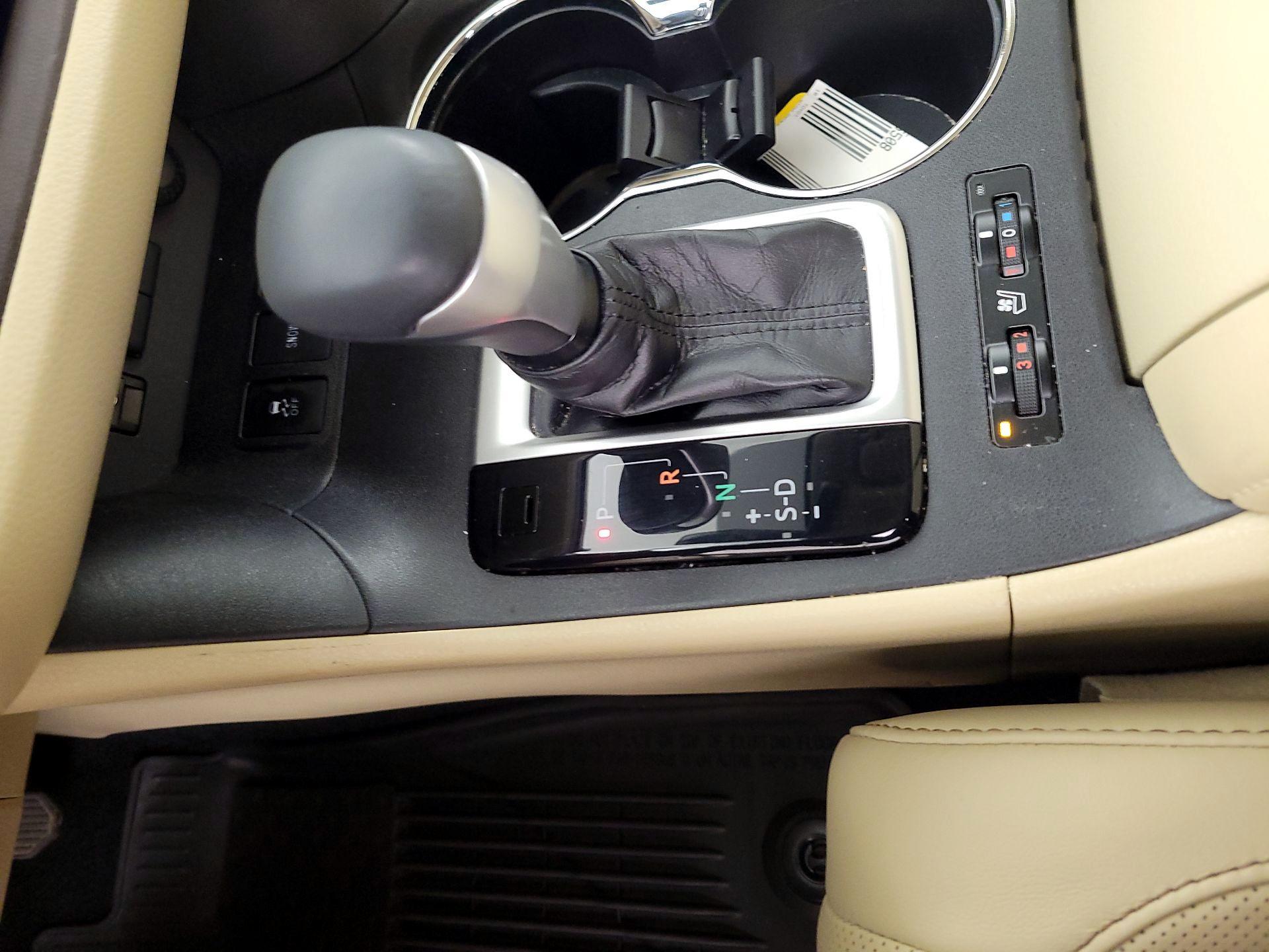 Thumbnail: 2018 Toyota Highlander - 18