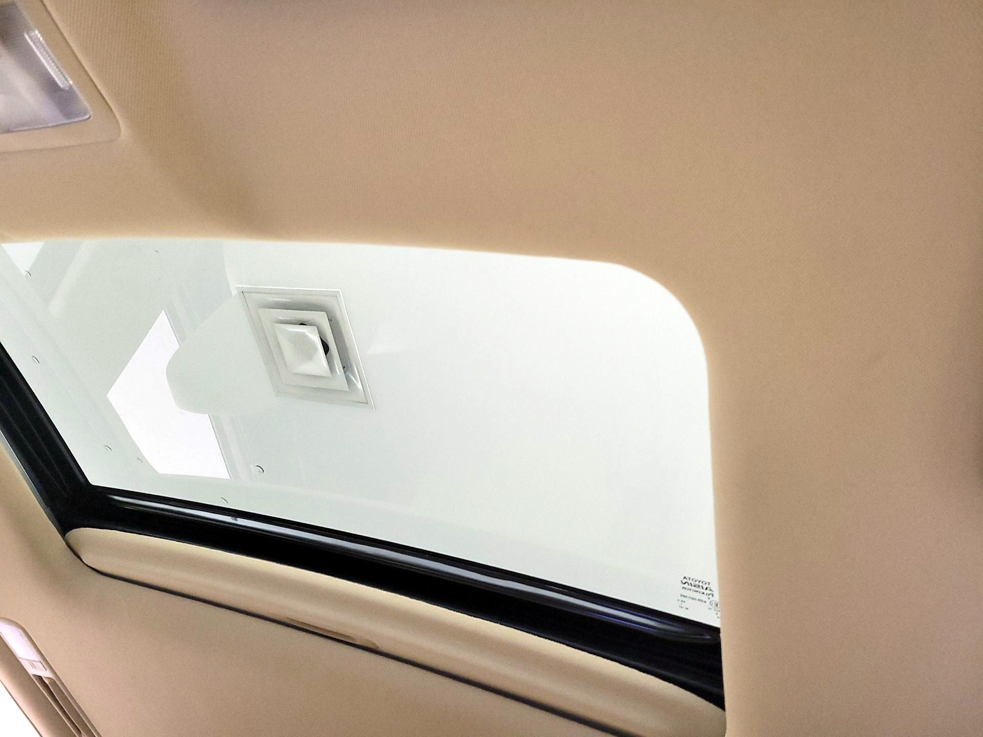 Thumbnail: 2018 Toyota Highlander - 20