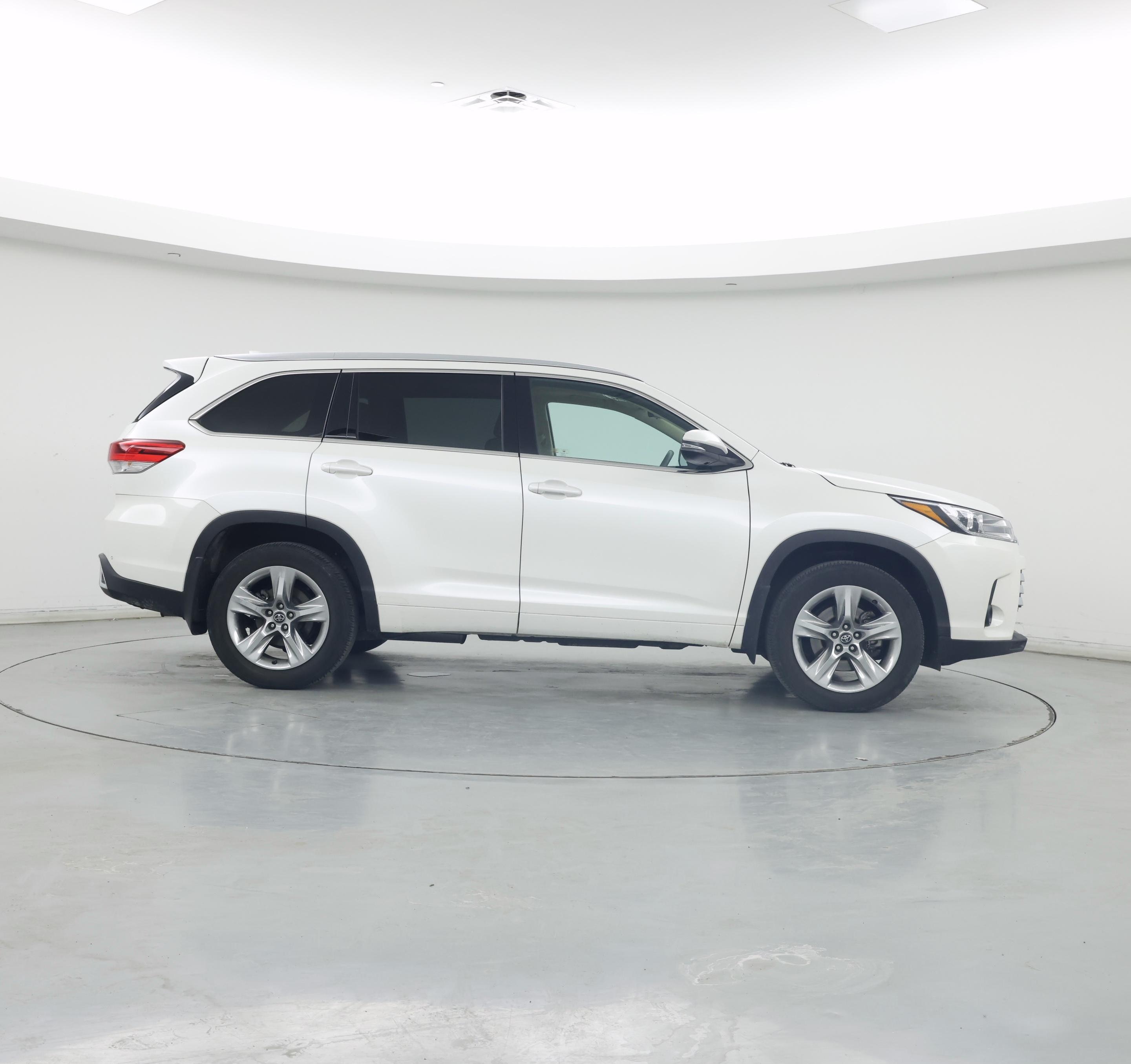 Thumbnail: 2018 Toyota Highlander - 7