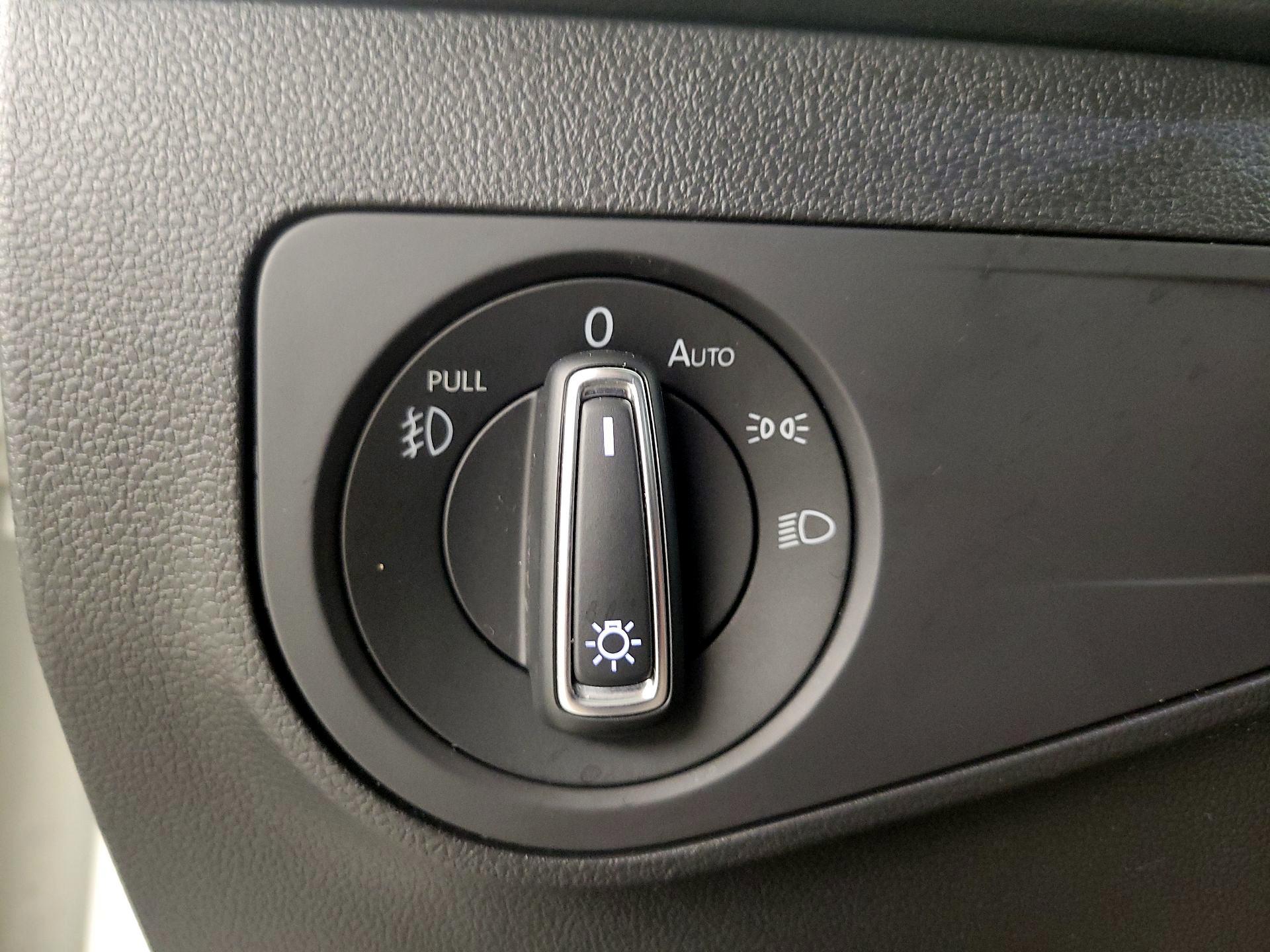 Thumbnail: 2021 Volkswagen Tiguan - 13