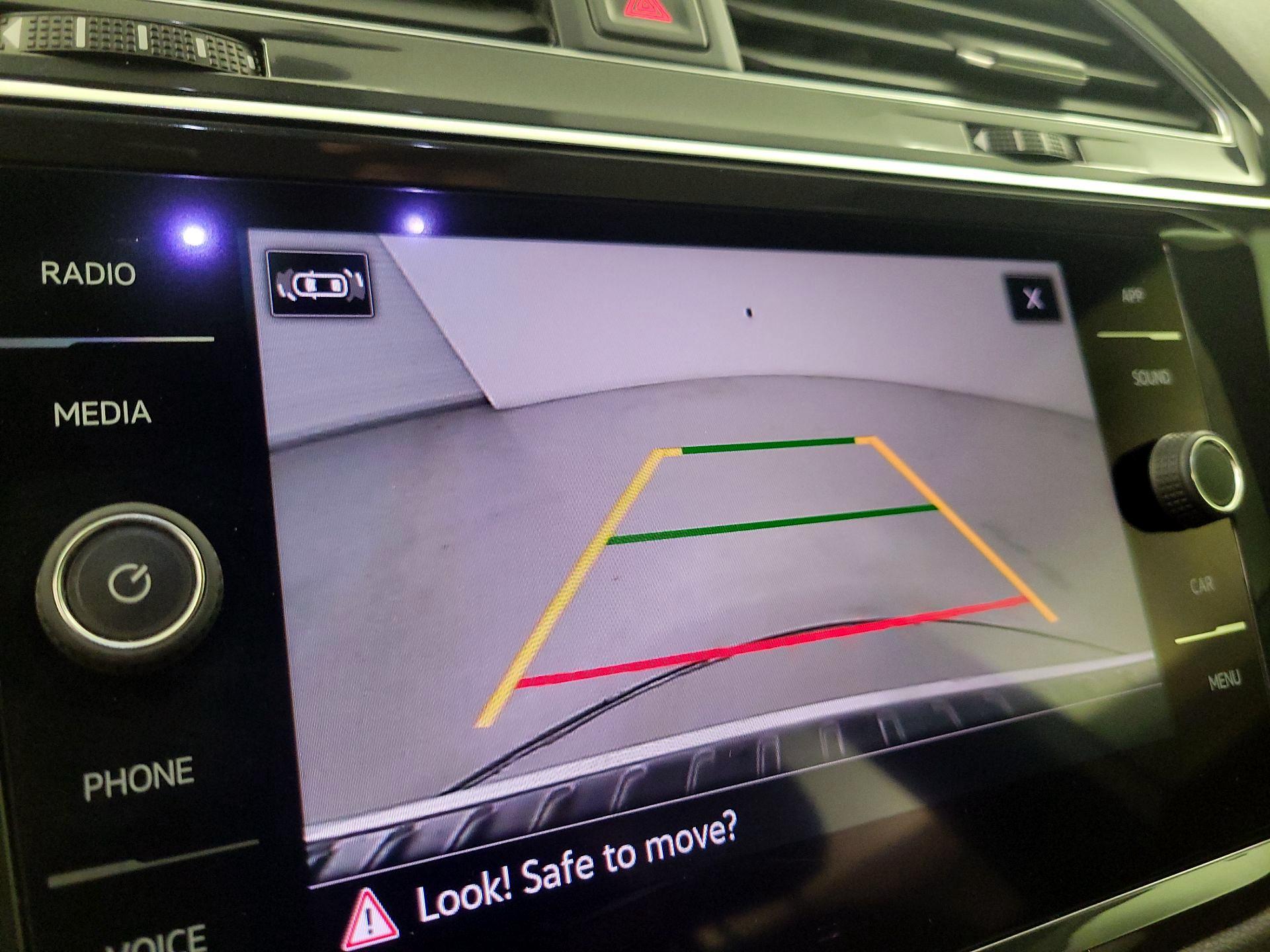 Thumbnail: 2021 Volkswagen Tiguan - 14