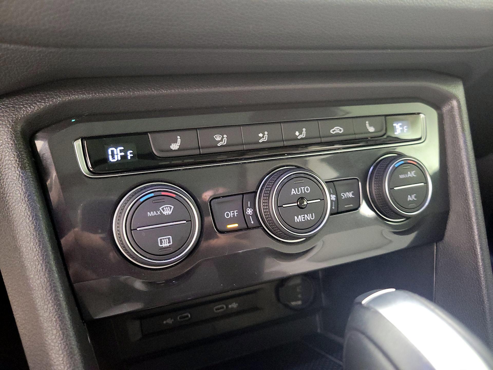 Thumbnail: 2021 Volkswagen Tiguan - 16