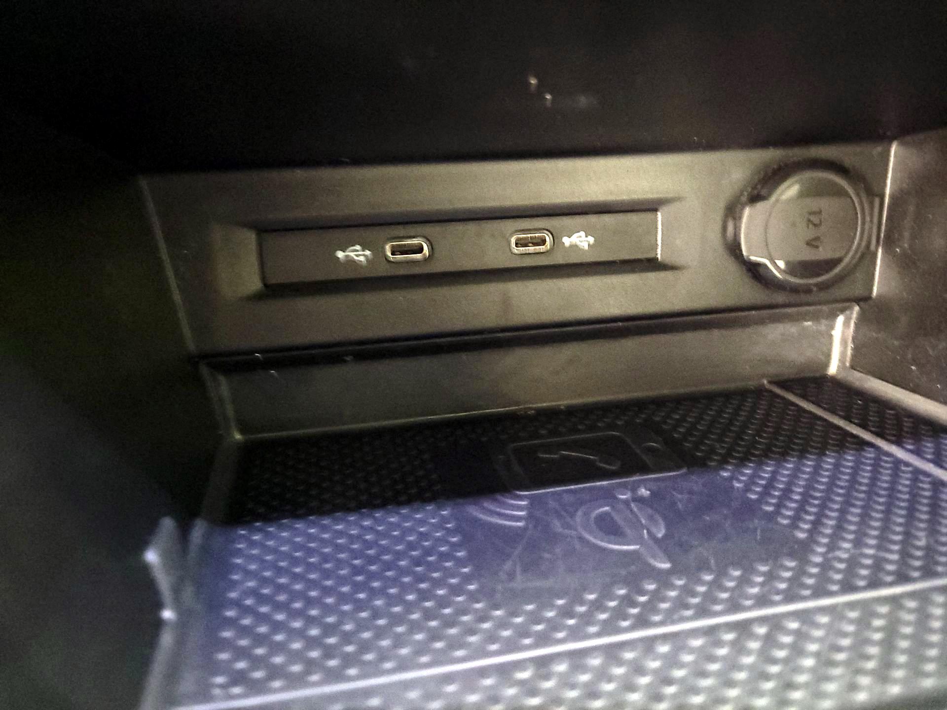 Thumbnail: 2021 Volkswagen Tiguan - 18