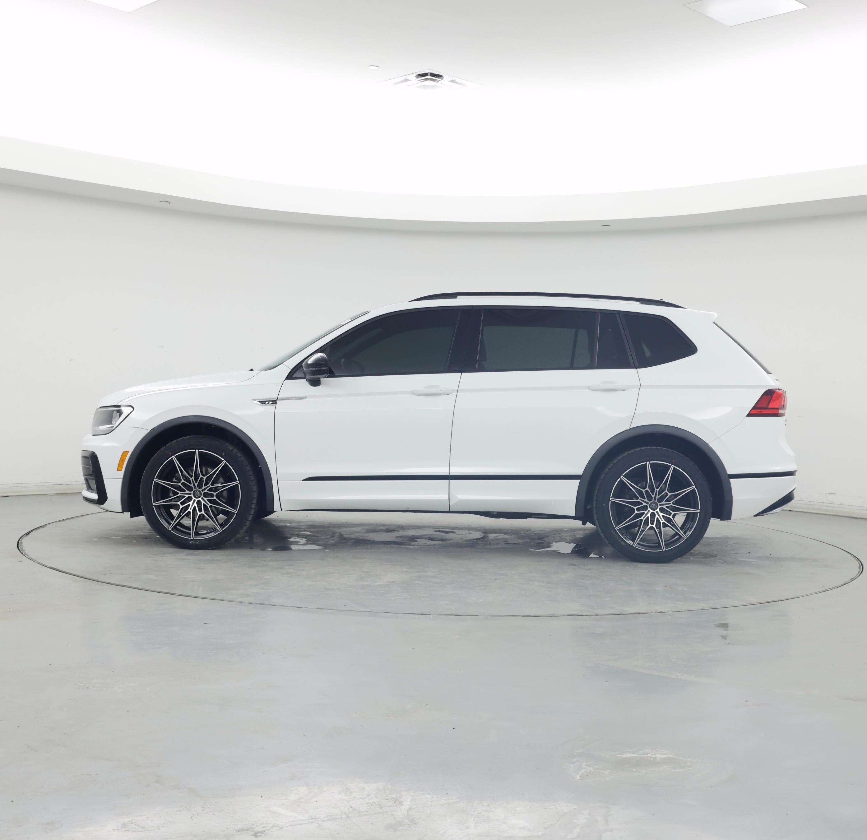 Thumbnail: 2021 Volkswagen Tiguan - 3