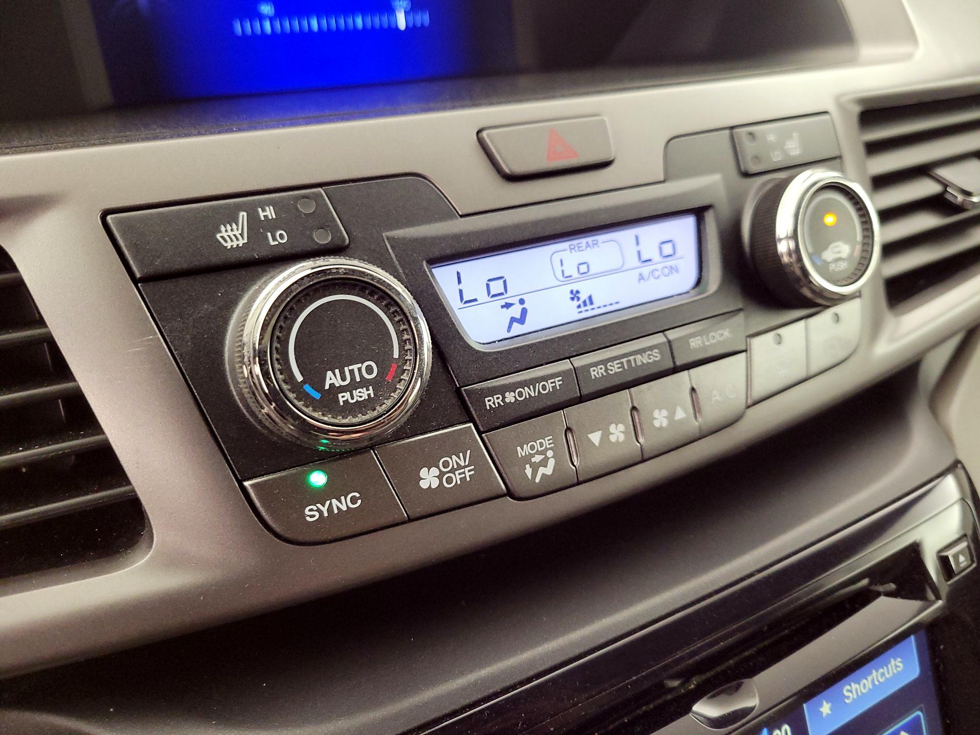 Thumbnail: 2015 Honda Odyssey - 16