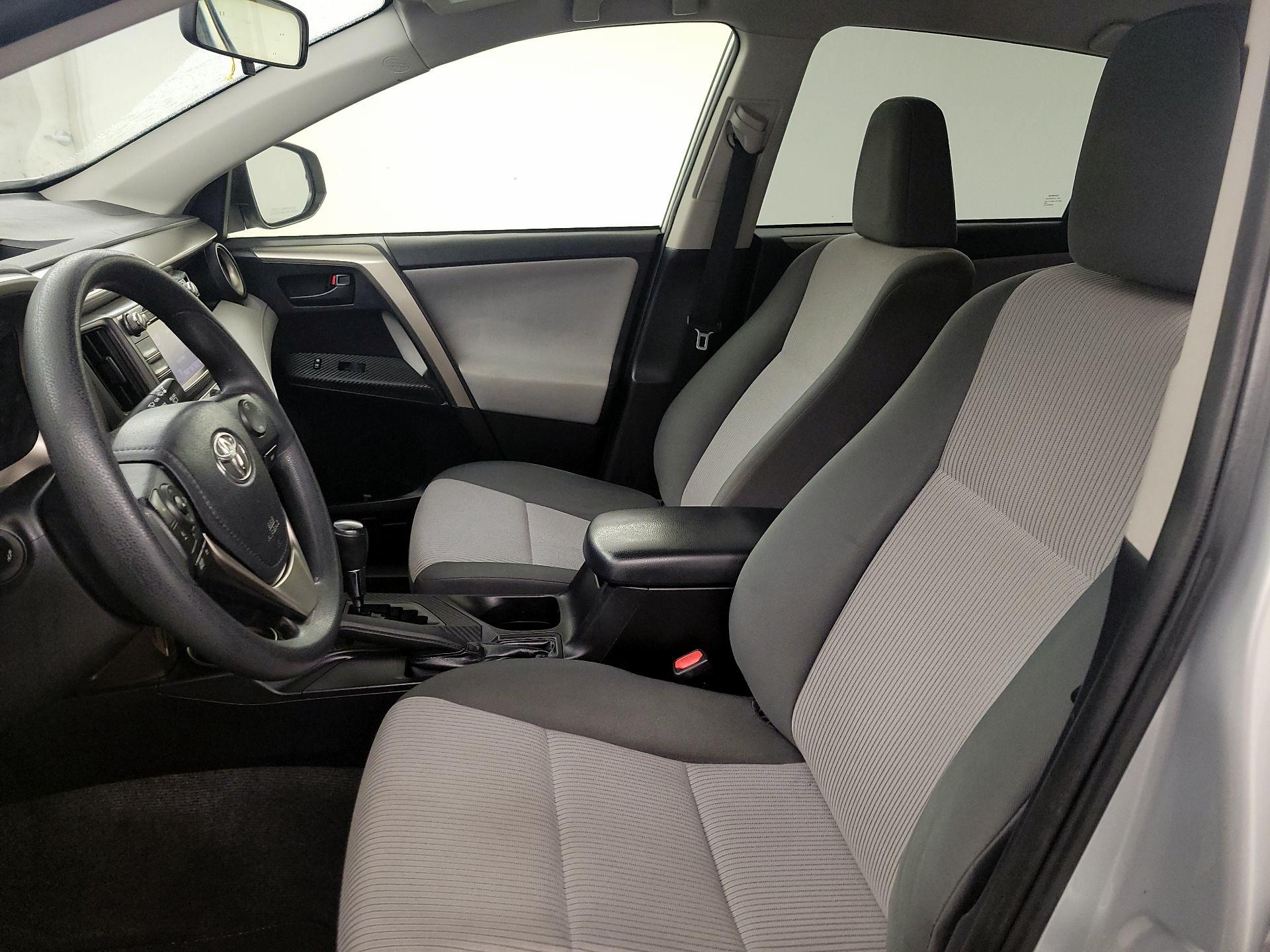 Thumbnail: 2015 Toyota RAV4 - 11