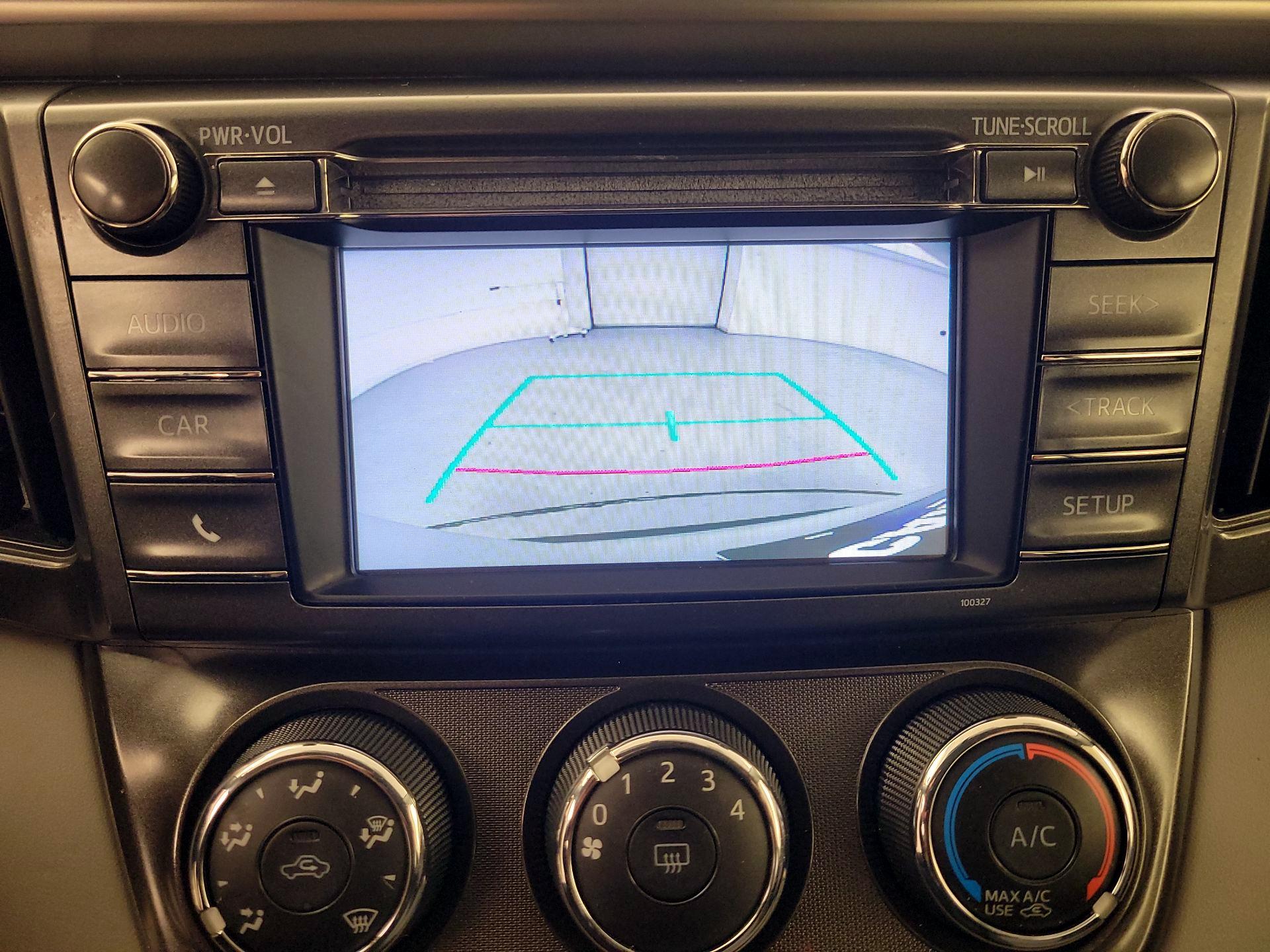 Thumbnail: 2015 Toyota RAV4 - 14