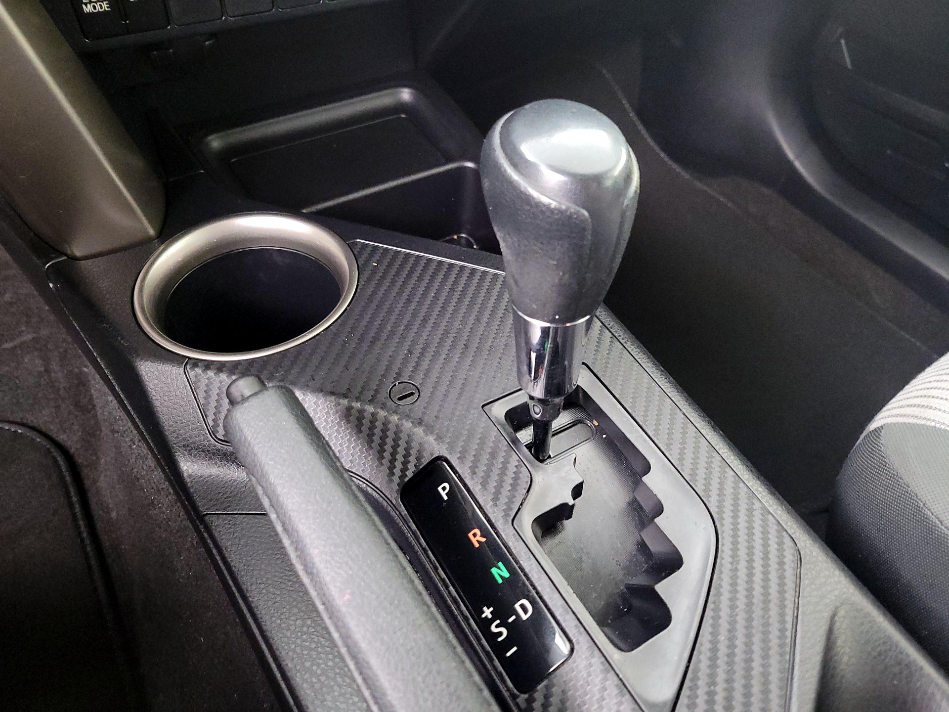 Thumbnail: 2015 Toyota RAV4 - 17