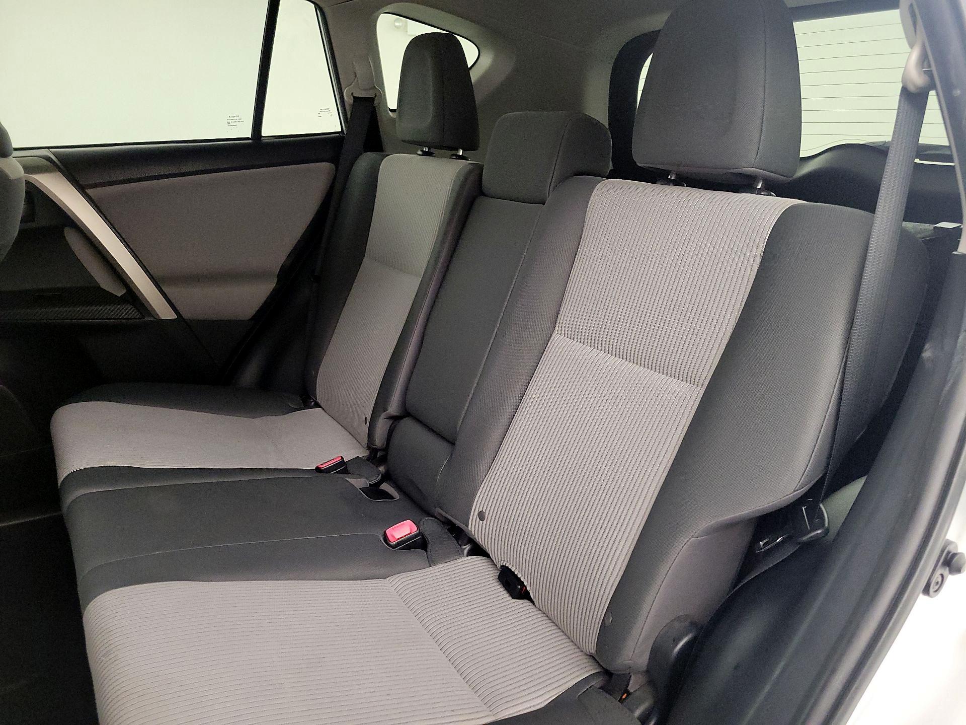 Thumbnail: 2015 Toyota RAV4 - 19