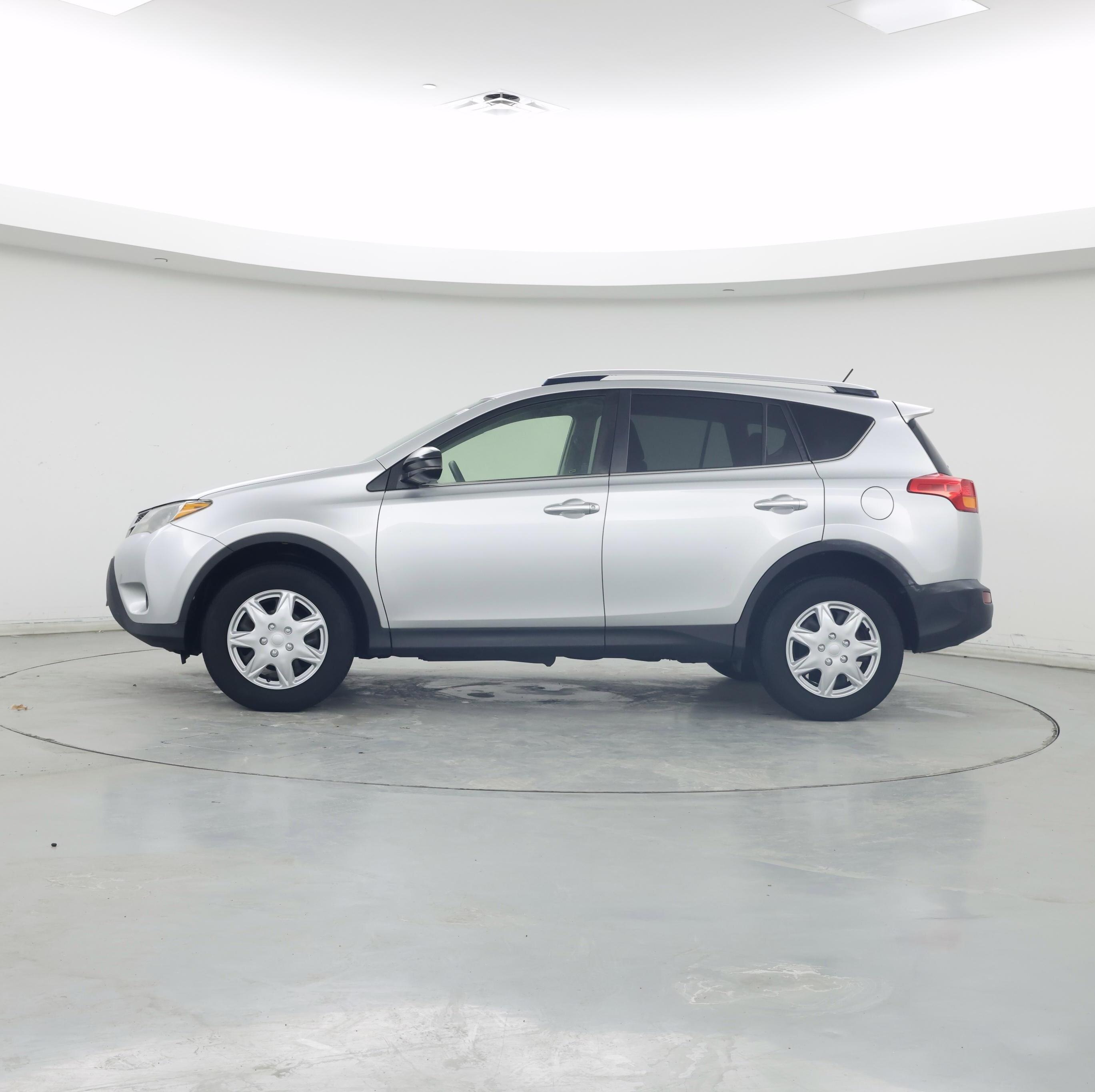 Thumbnail: 2015 Toyota RAV4 - 3