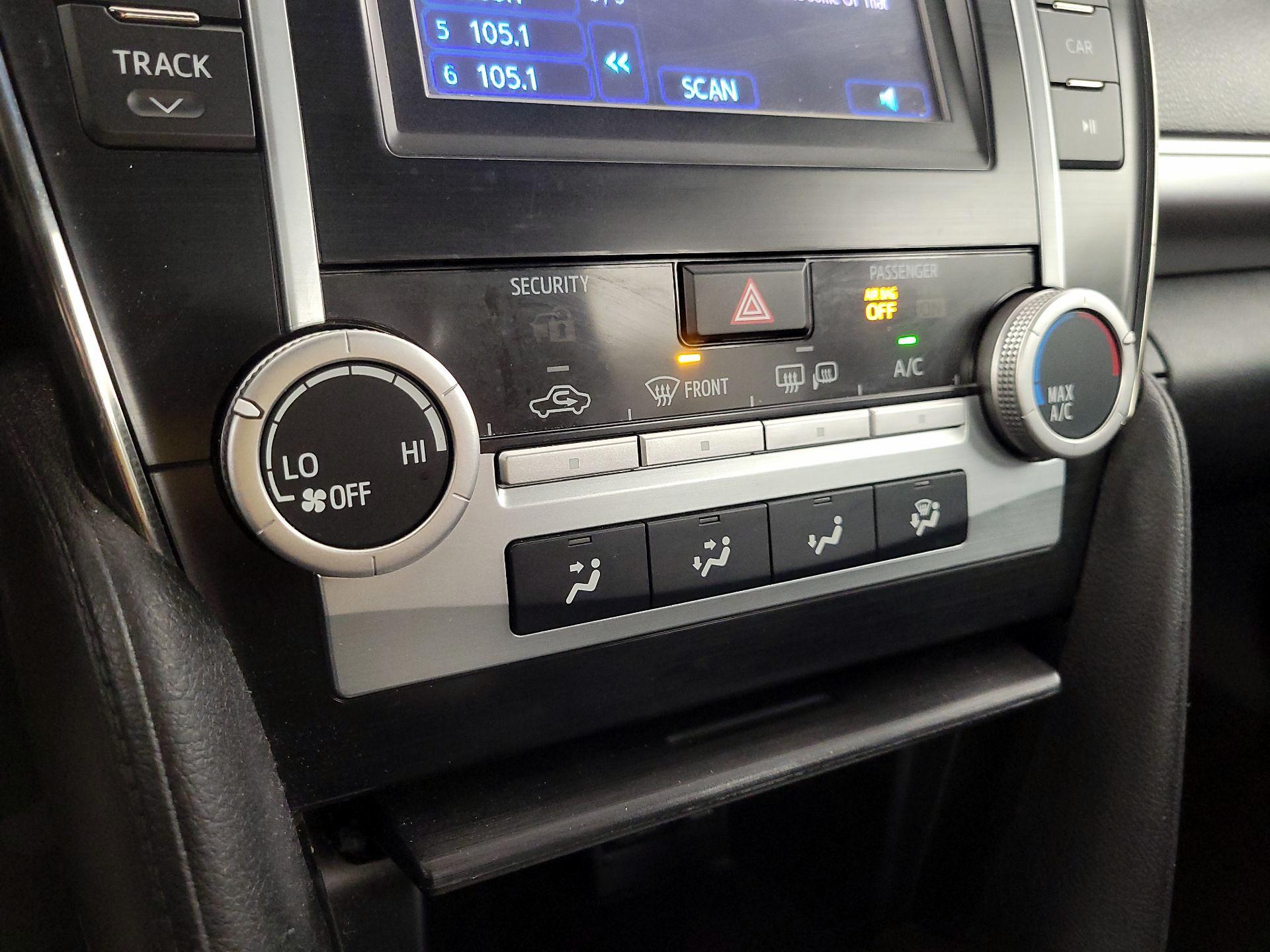 Thumbnail: 2014 Toyota Camry - 15