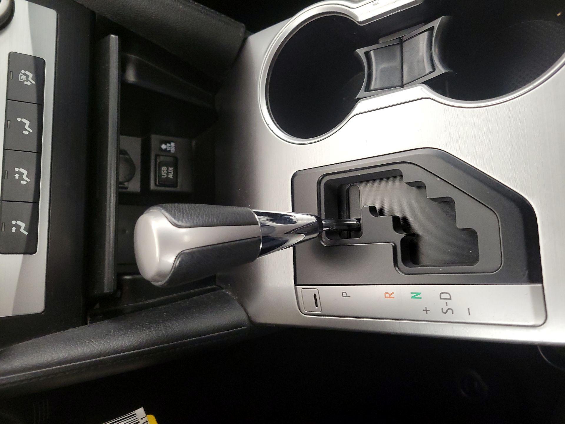 Thumbnail: 2014 Toyota Camry - 16