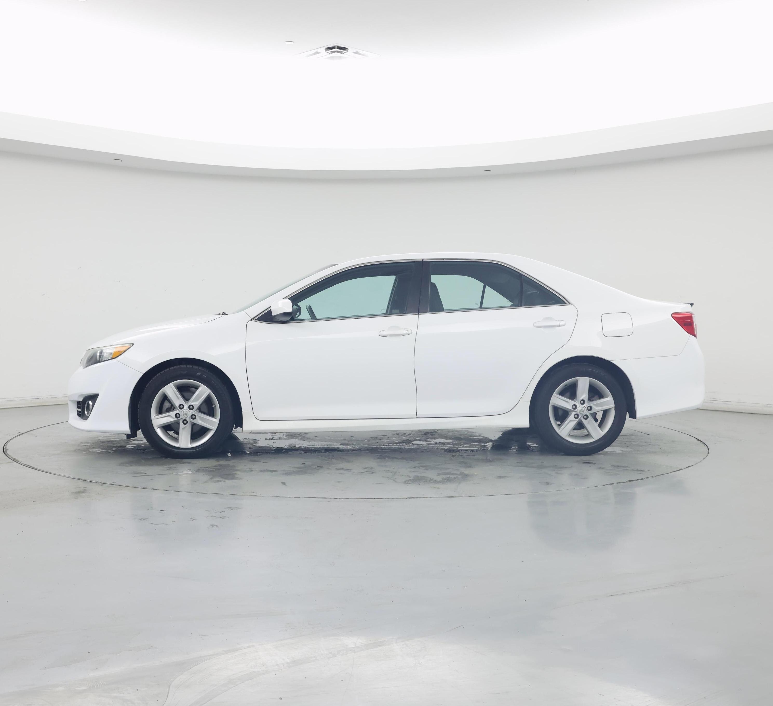 Thumbnail: 2014 Toyota Camry - 3