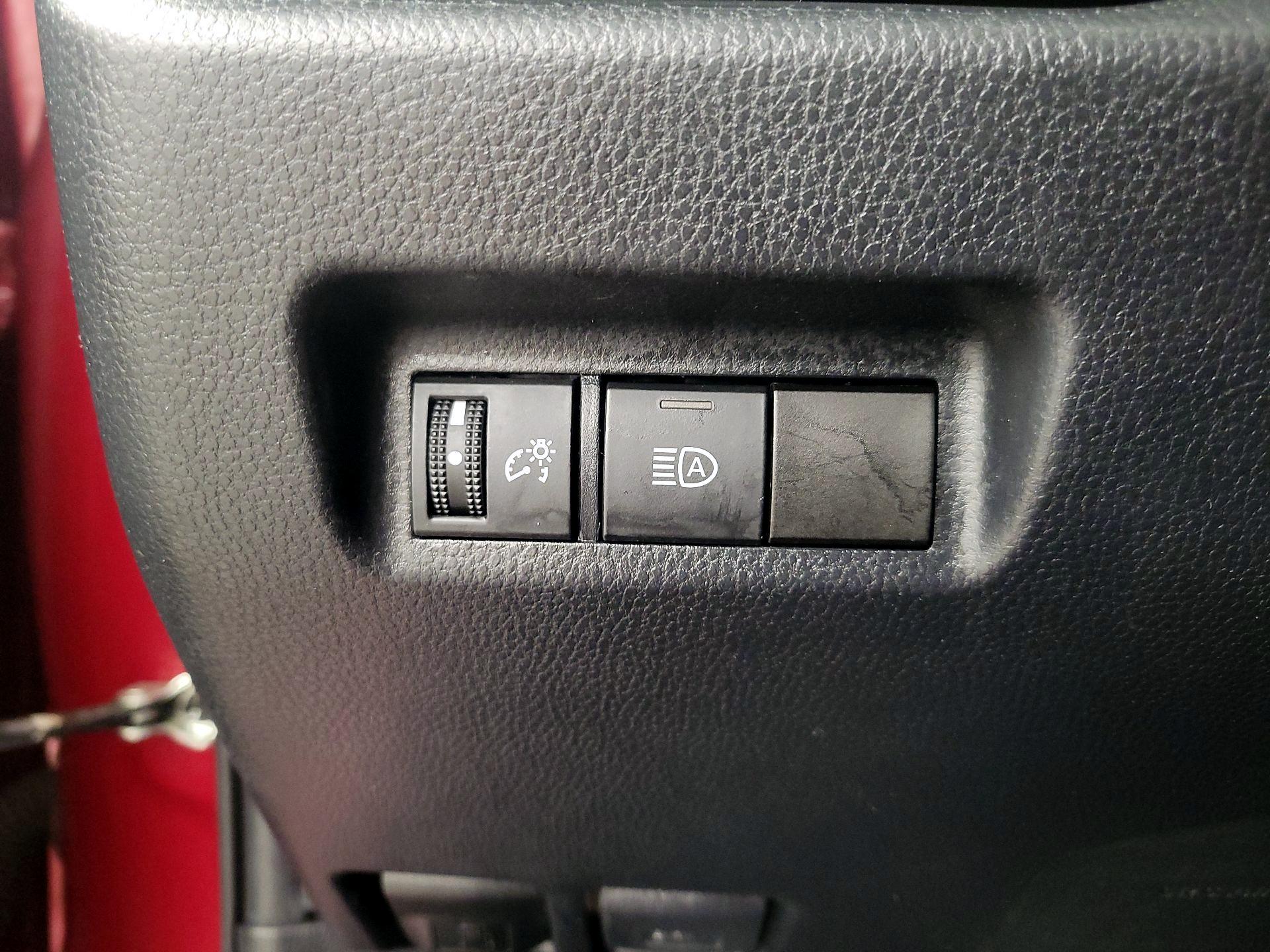 Thumbnail: 2020 Toyota RAV4 - 13