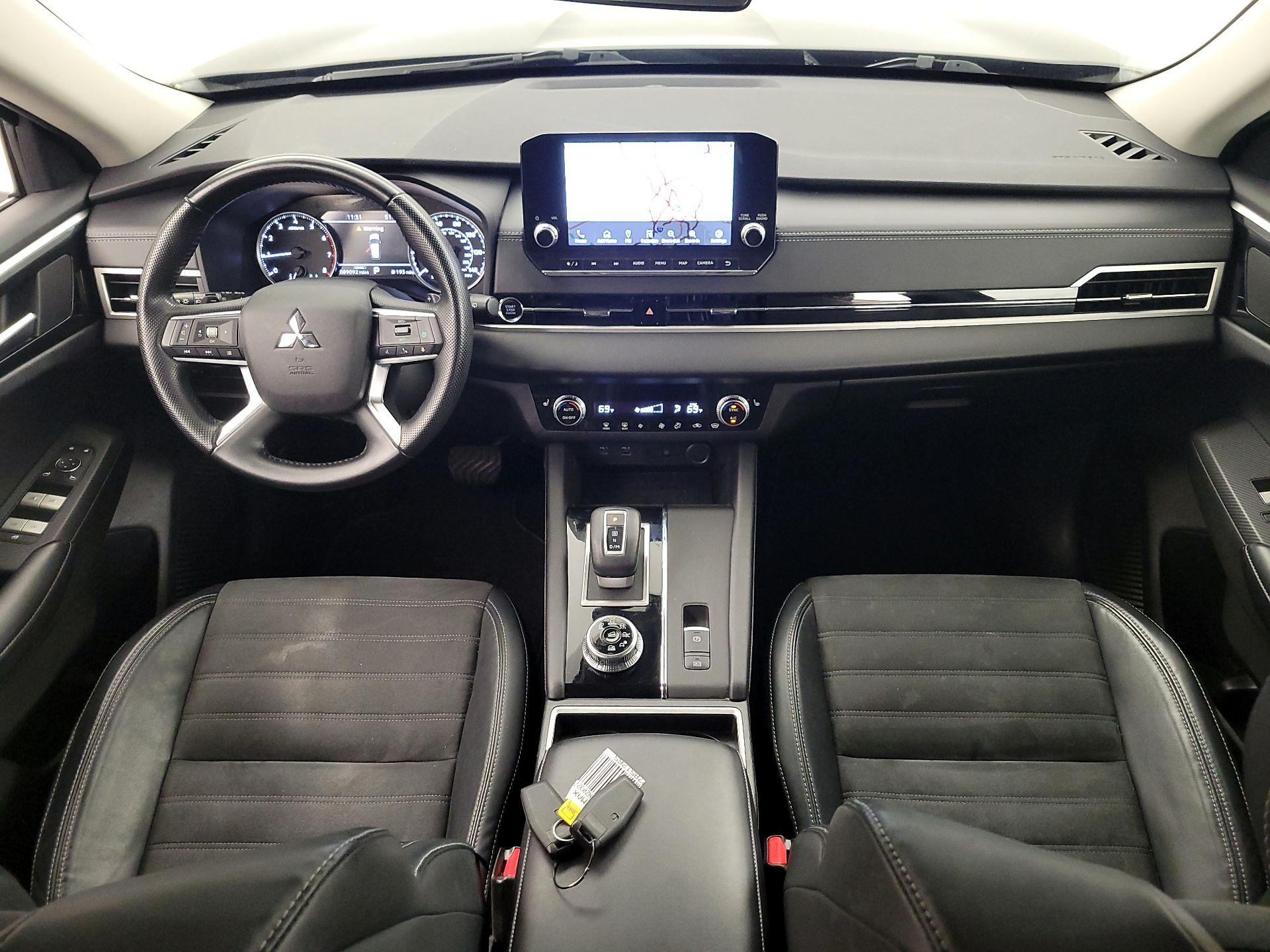 Thumbnail: 2022 Mitsubishi Outlander - 9