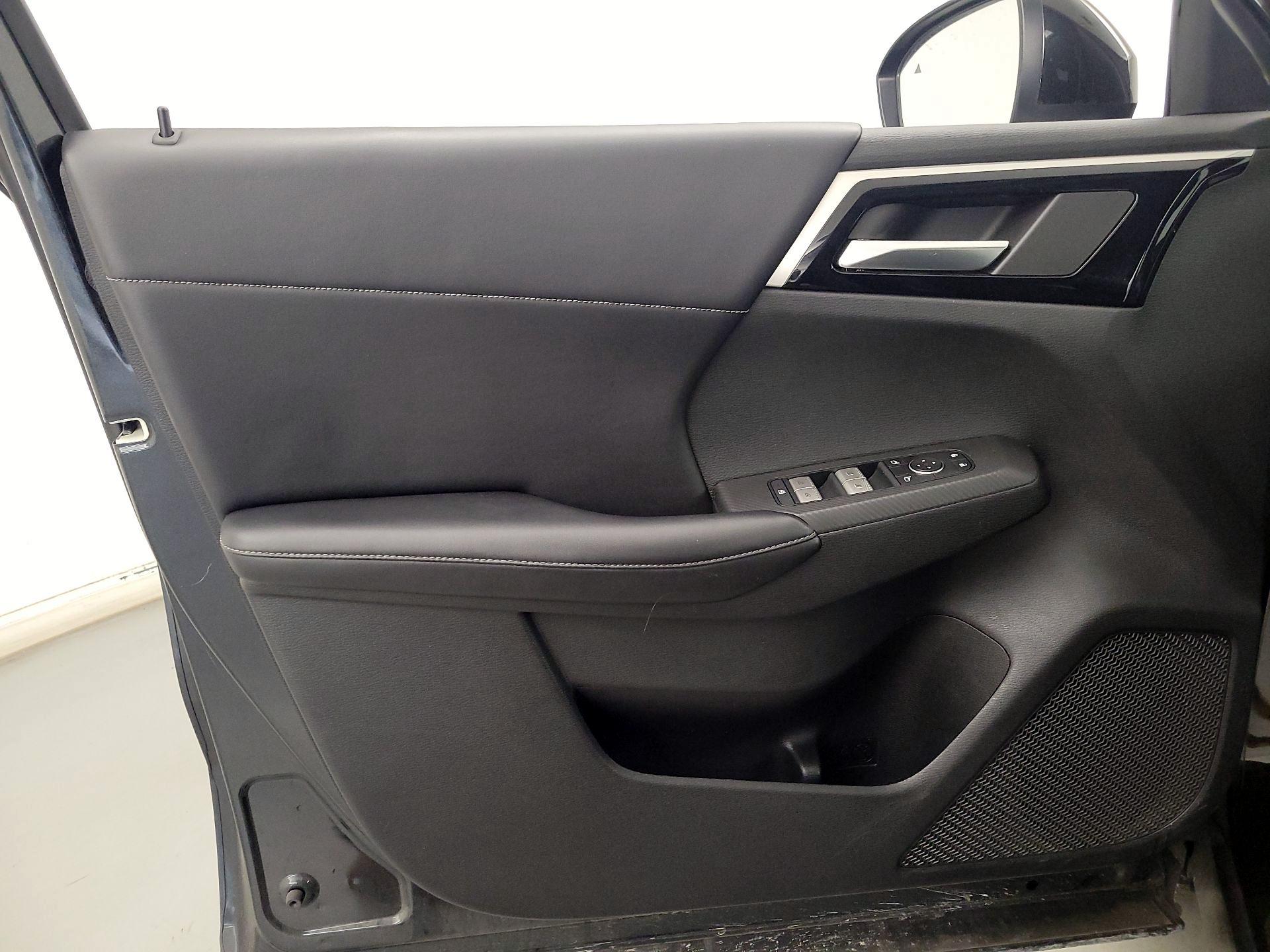 Thumbnail: 2022 Mitsubishi Outlander - 12