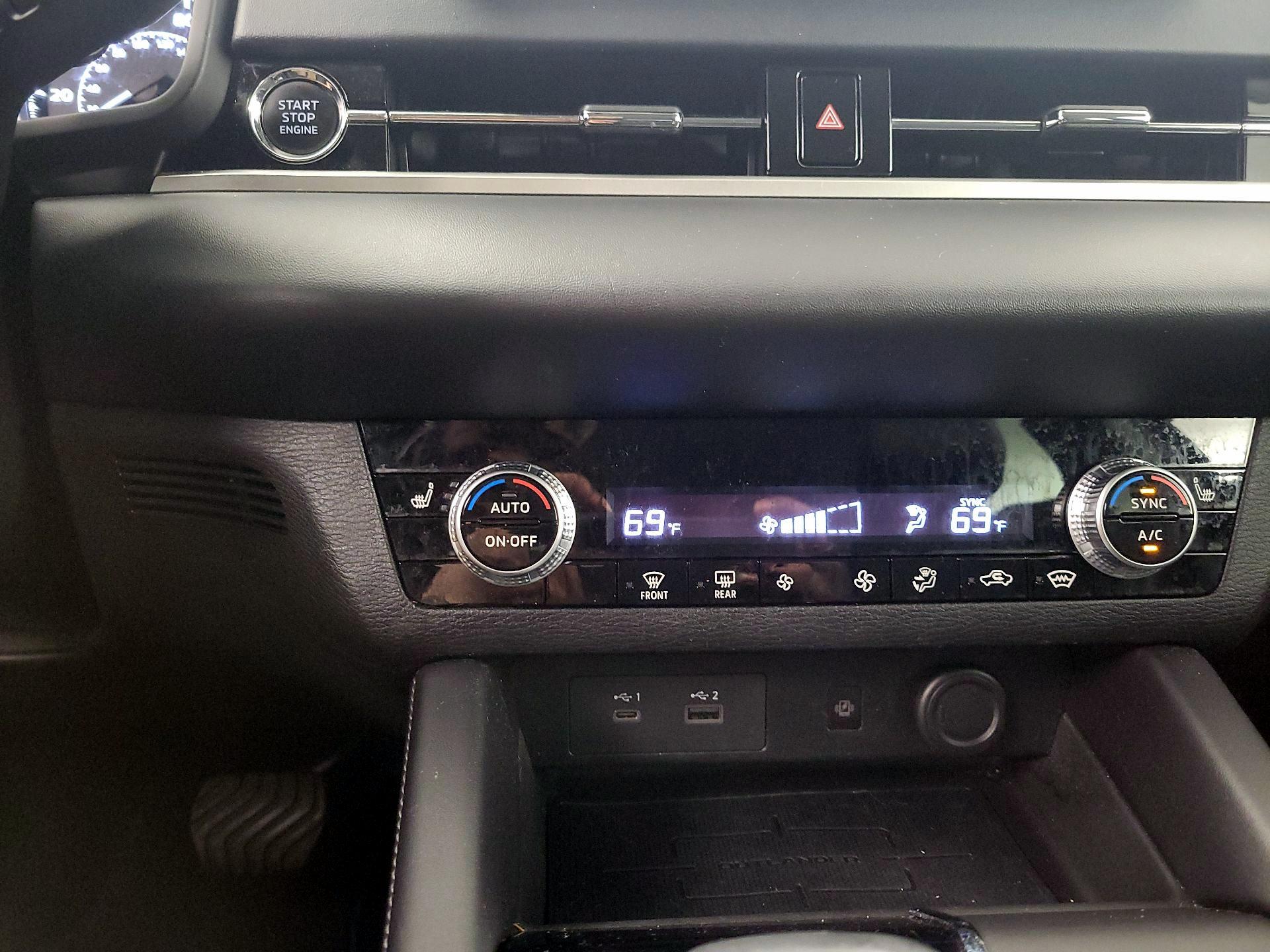 Thumbnail: 2022 Mitsubishi Outlander - 17