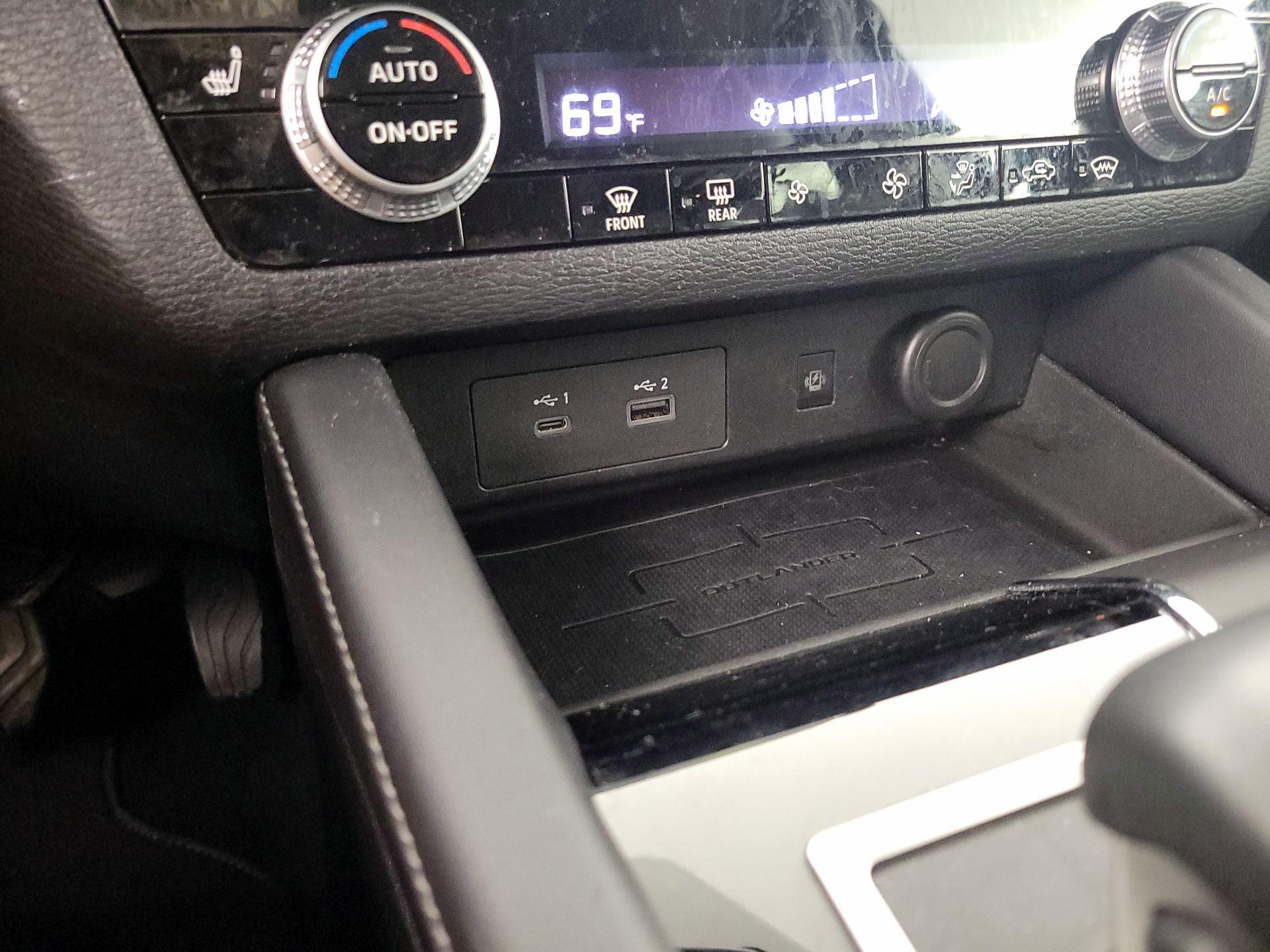 Thumbnail: 2022 Mitsubishi Outlander - 19