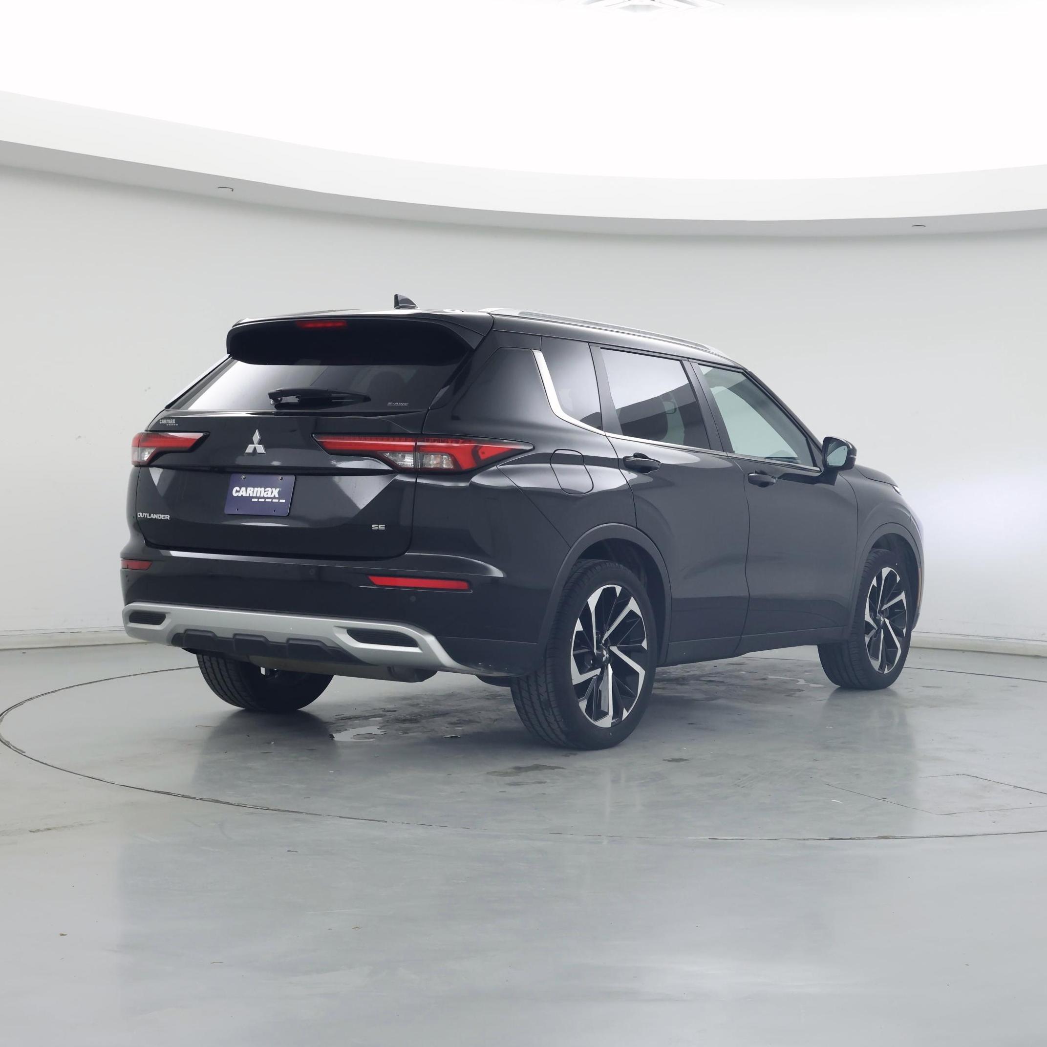 Thumbnail: 2022 Mitsubishi Outlander - 8