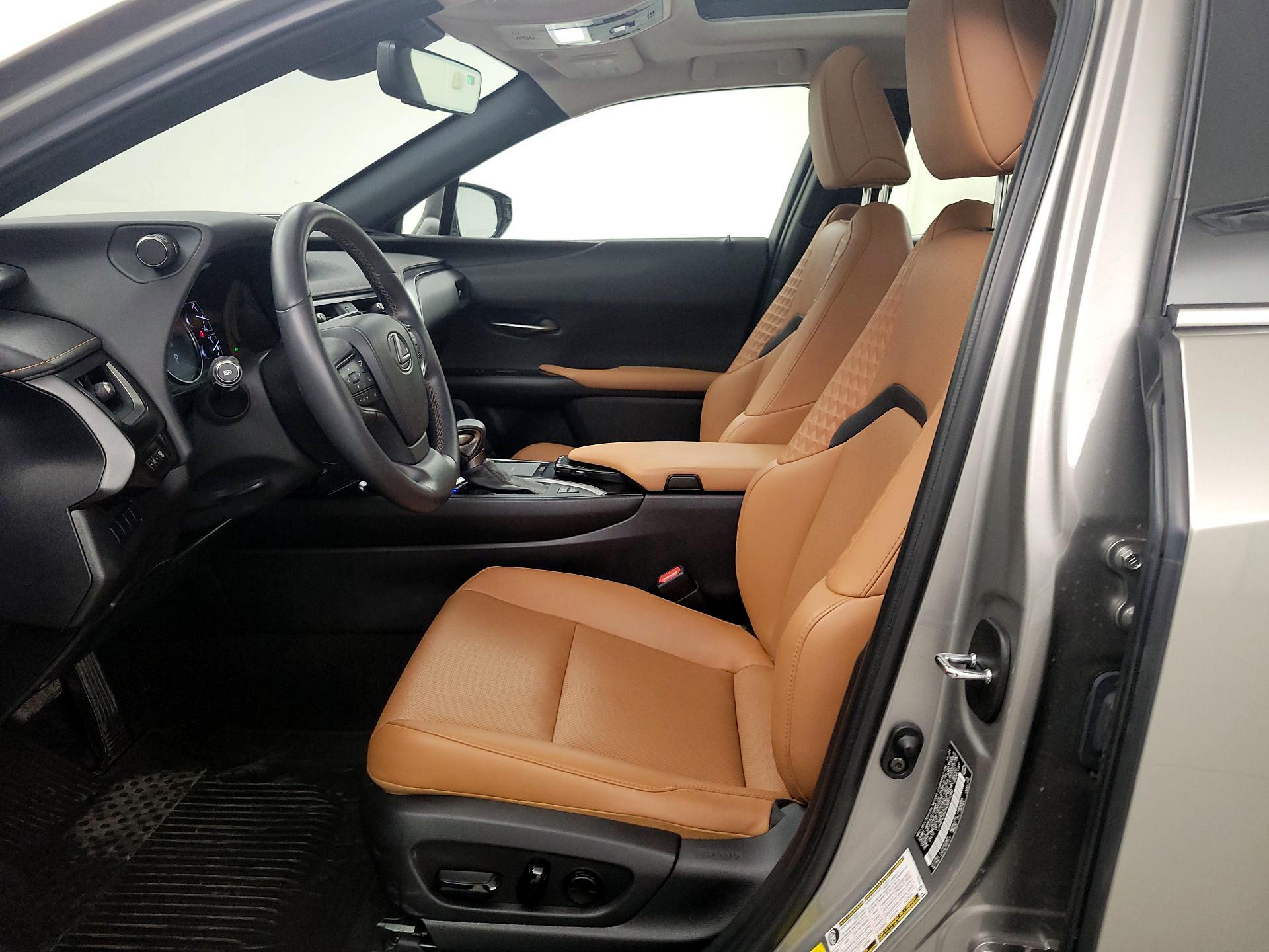 Thumbnail: 2022 Lexus UX - 11