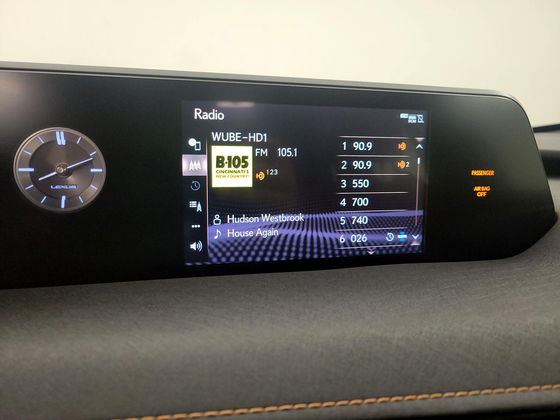 Thumbnail: 2022 Lexus UX - 15