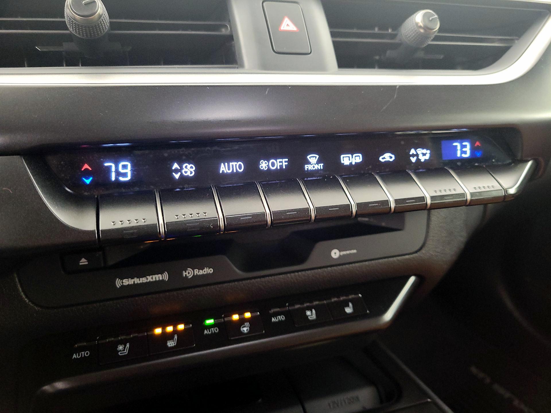 Thumbnail: 2022 Lexus UX - 16