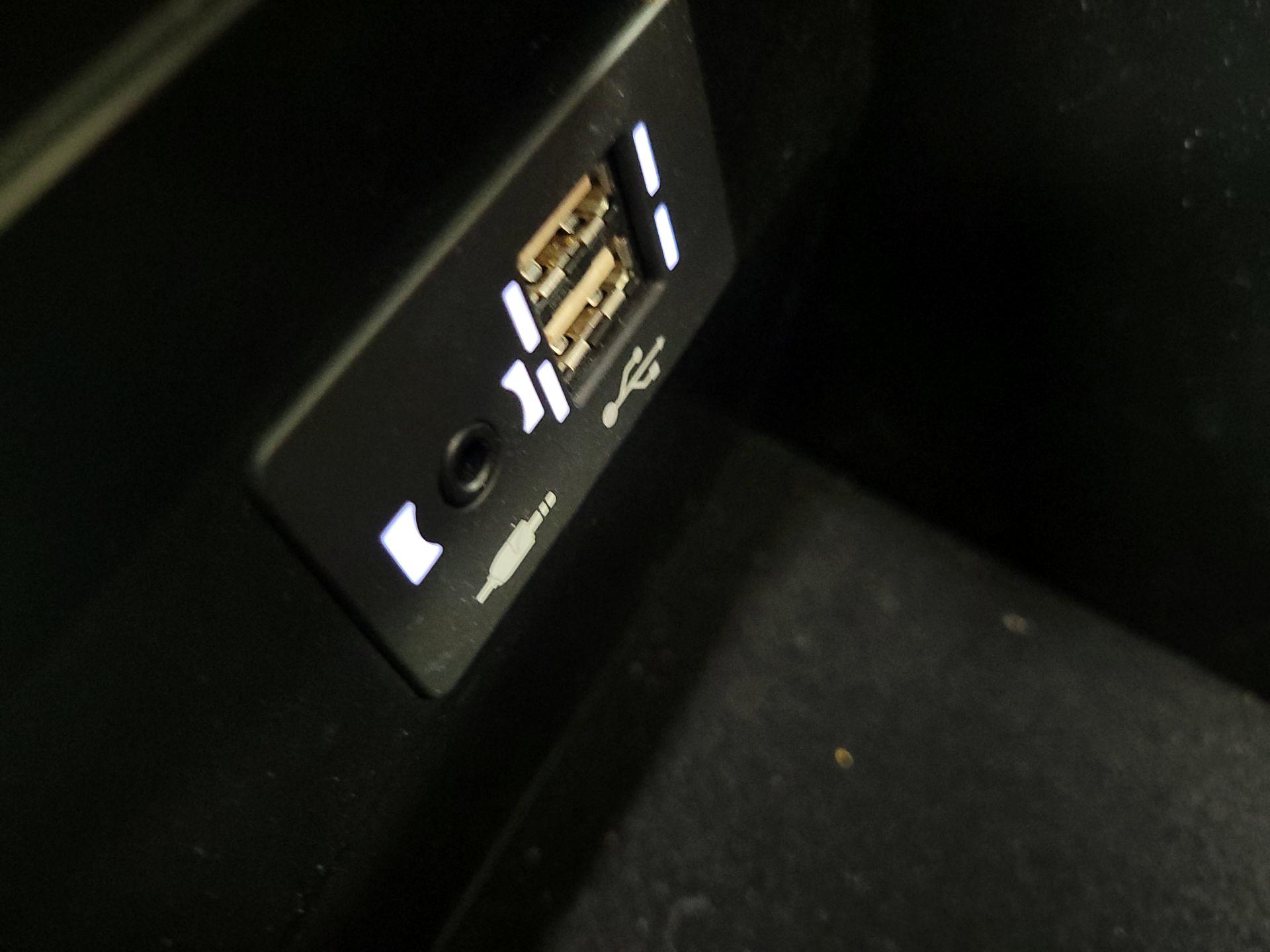 Thumbnail: 2022 Lexus UX - 18