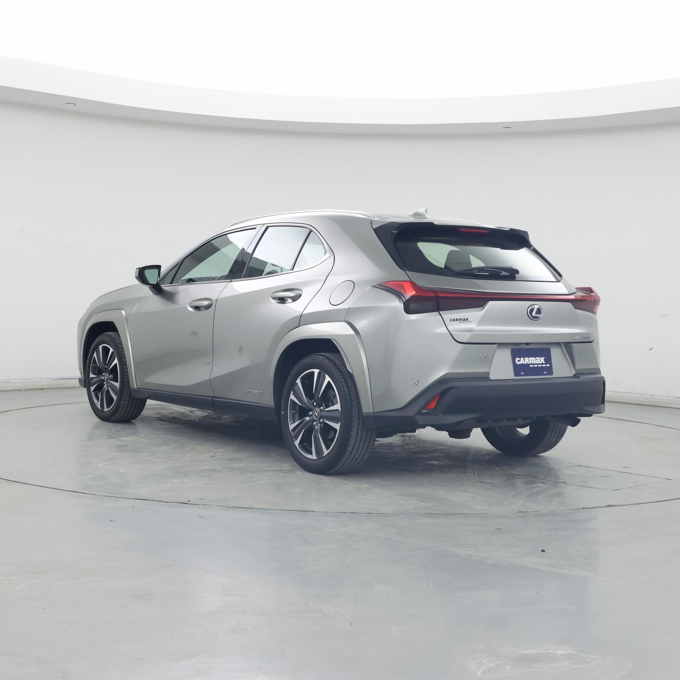 Thumbnail: 2022 Lexus UX - 2