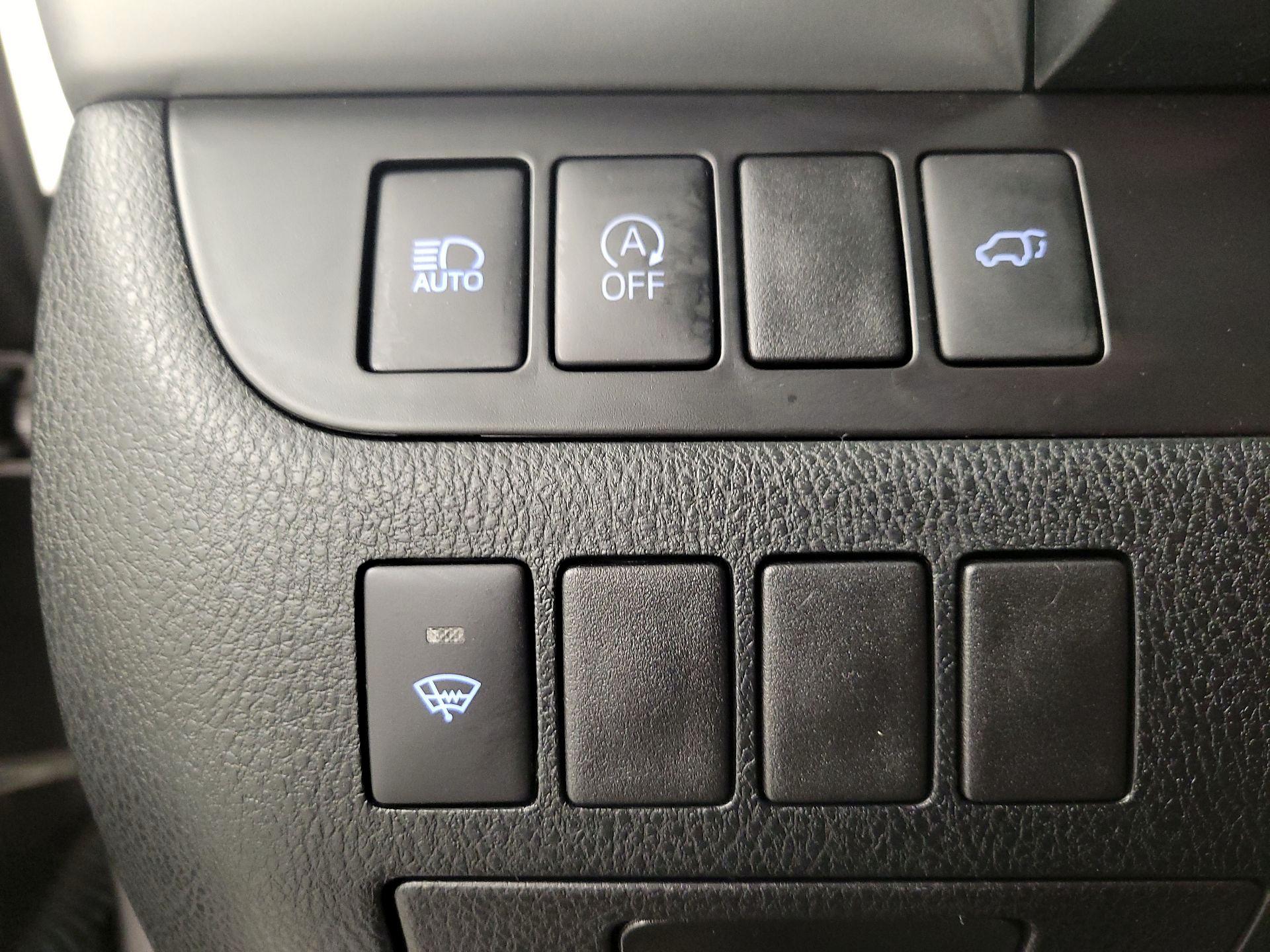 Thumbnail: 2019 Toyota Highlander - 13