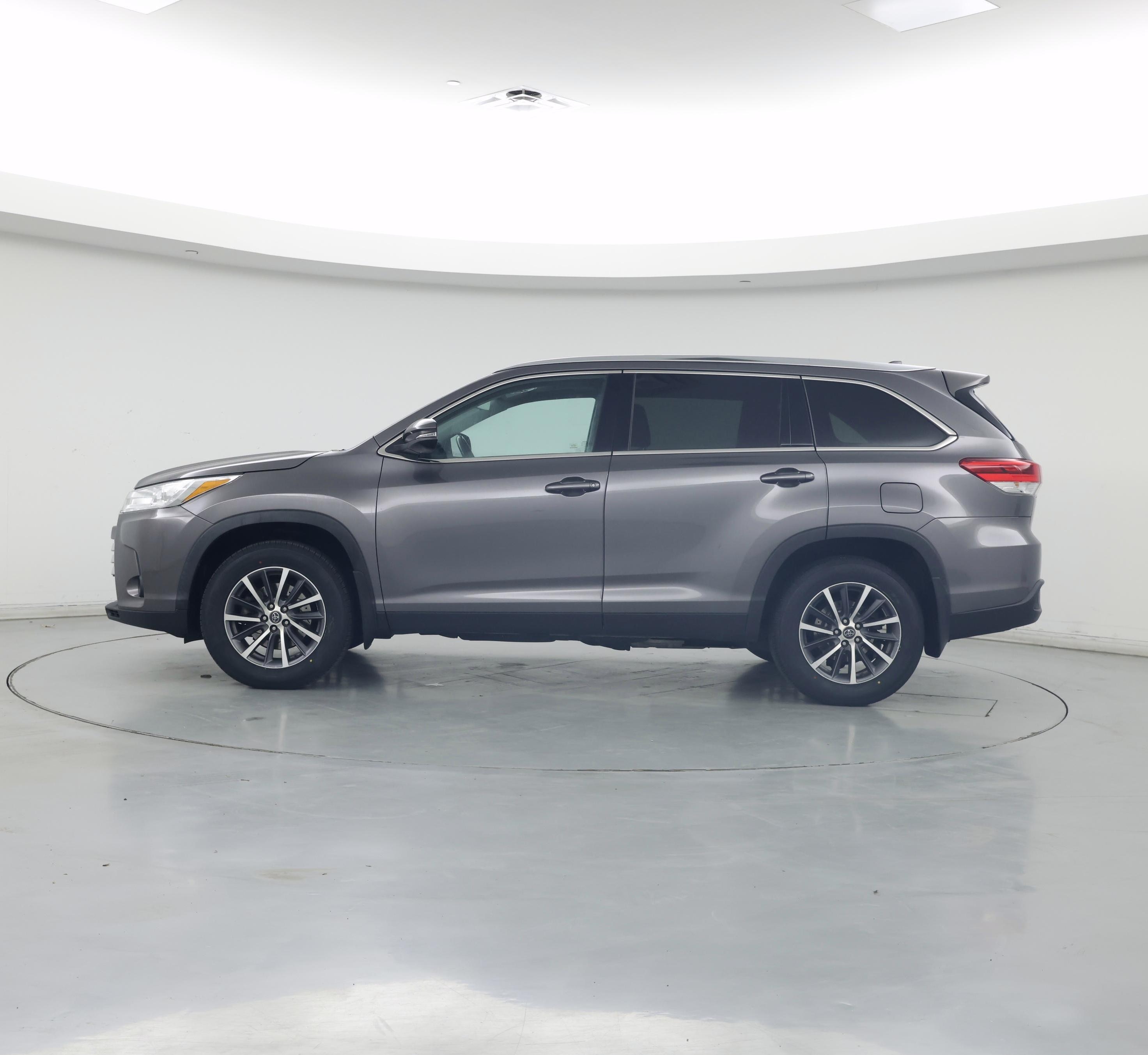 Thumbnail: 2019 Toyota Highlander - 3