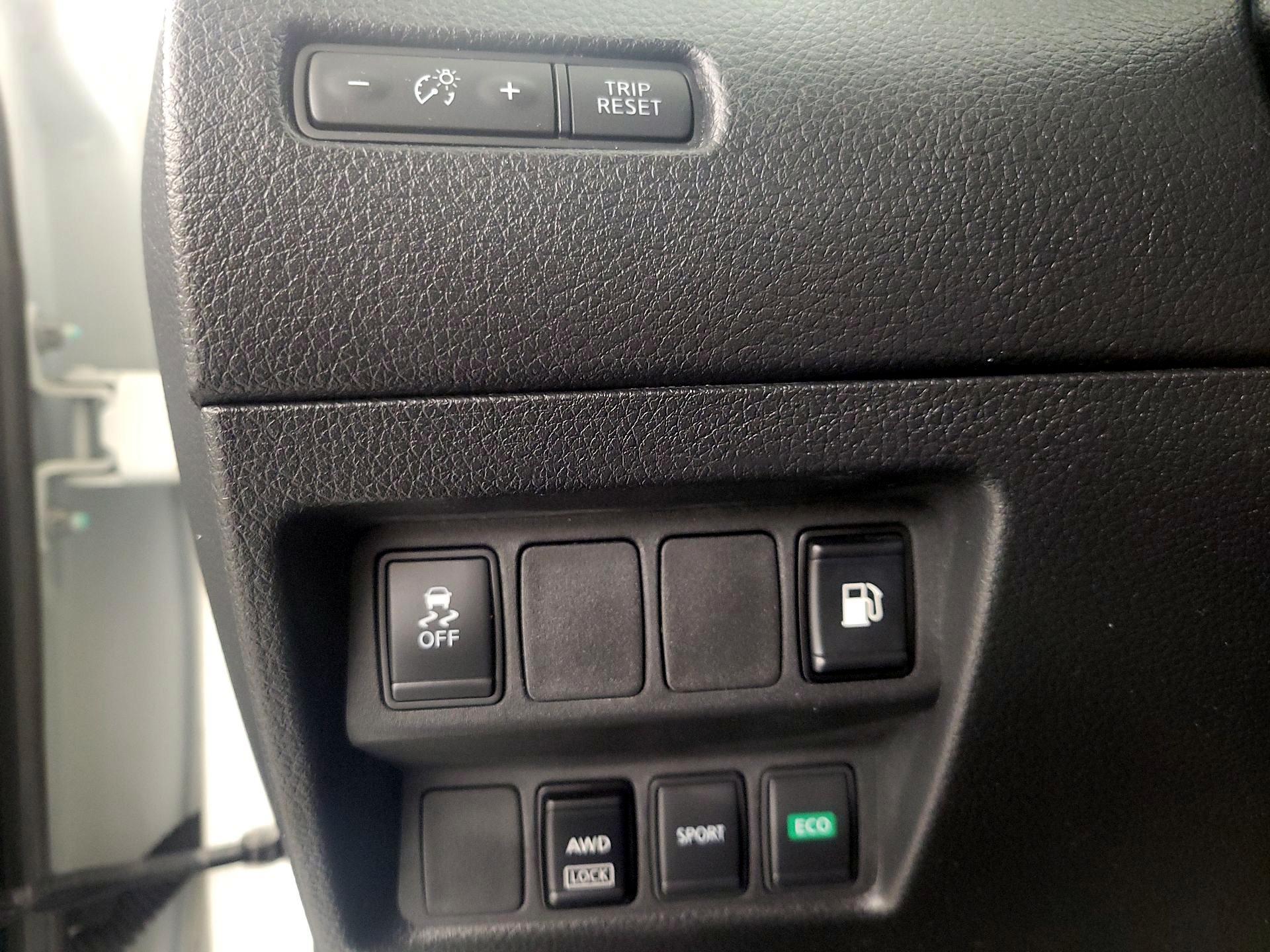 Thumbnail: 2018 Nissan Rogue - 13