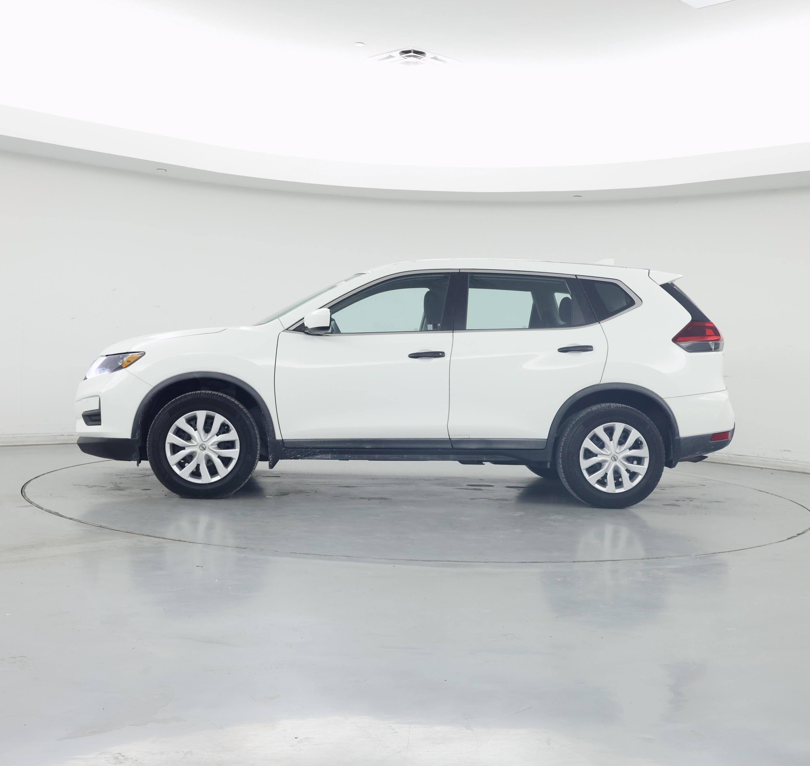 Thumbnail: 2018 Nissan Rogue - 3