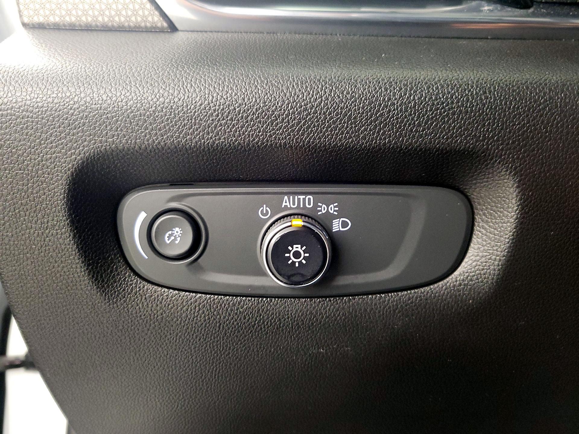 Thumbnail: 2023 Chevrolet Traverse - 13