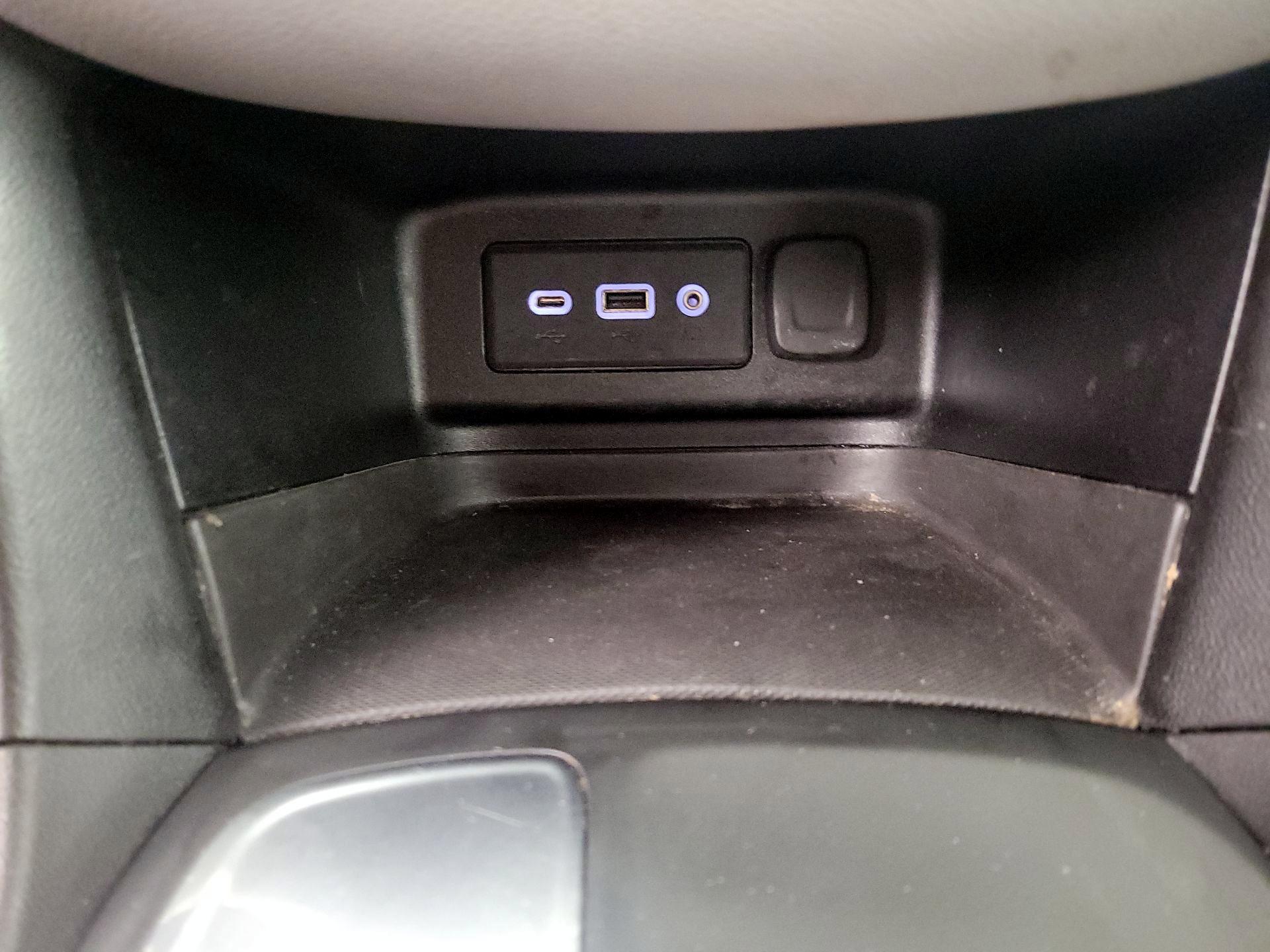 Thumbnail: 2019 Chevrolet Equinox - 18