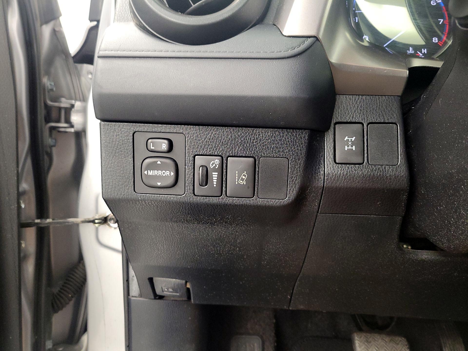 Thumbnail: 2018 Toyota RAV4 - 13