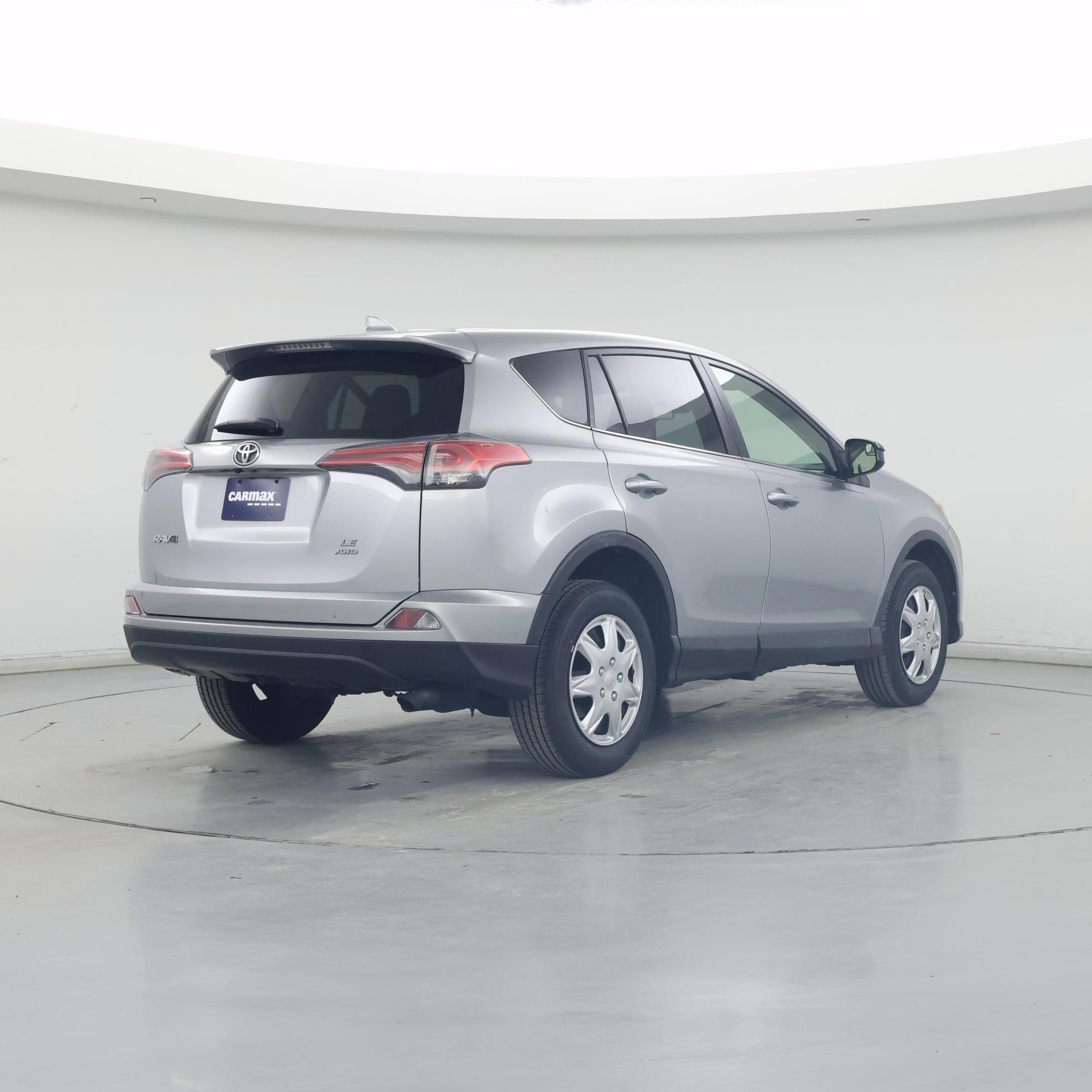 Thumbnail: 2018 Toyota RAV4 - 8