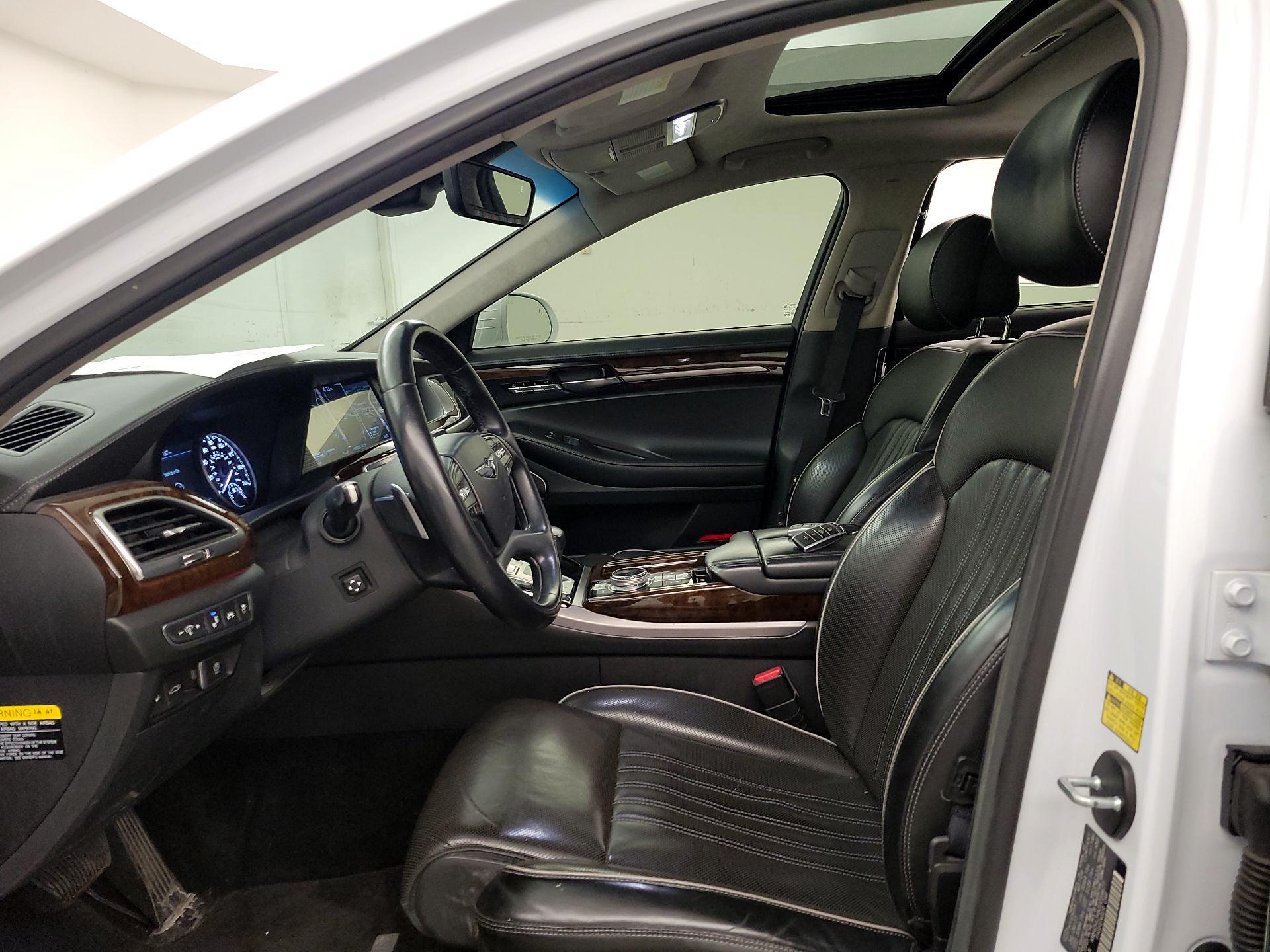 Thumbnail: 2018 Genesis G90 - 11