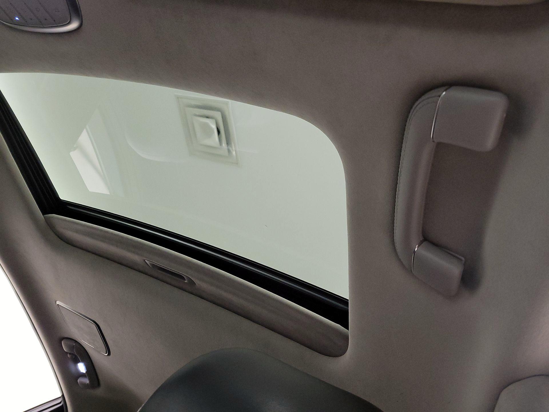 Thumbnail: 2018 Genesis G90 - 20