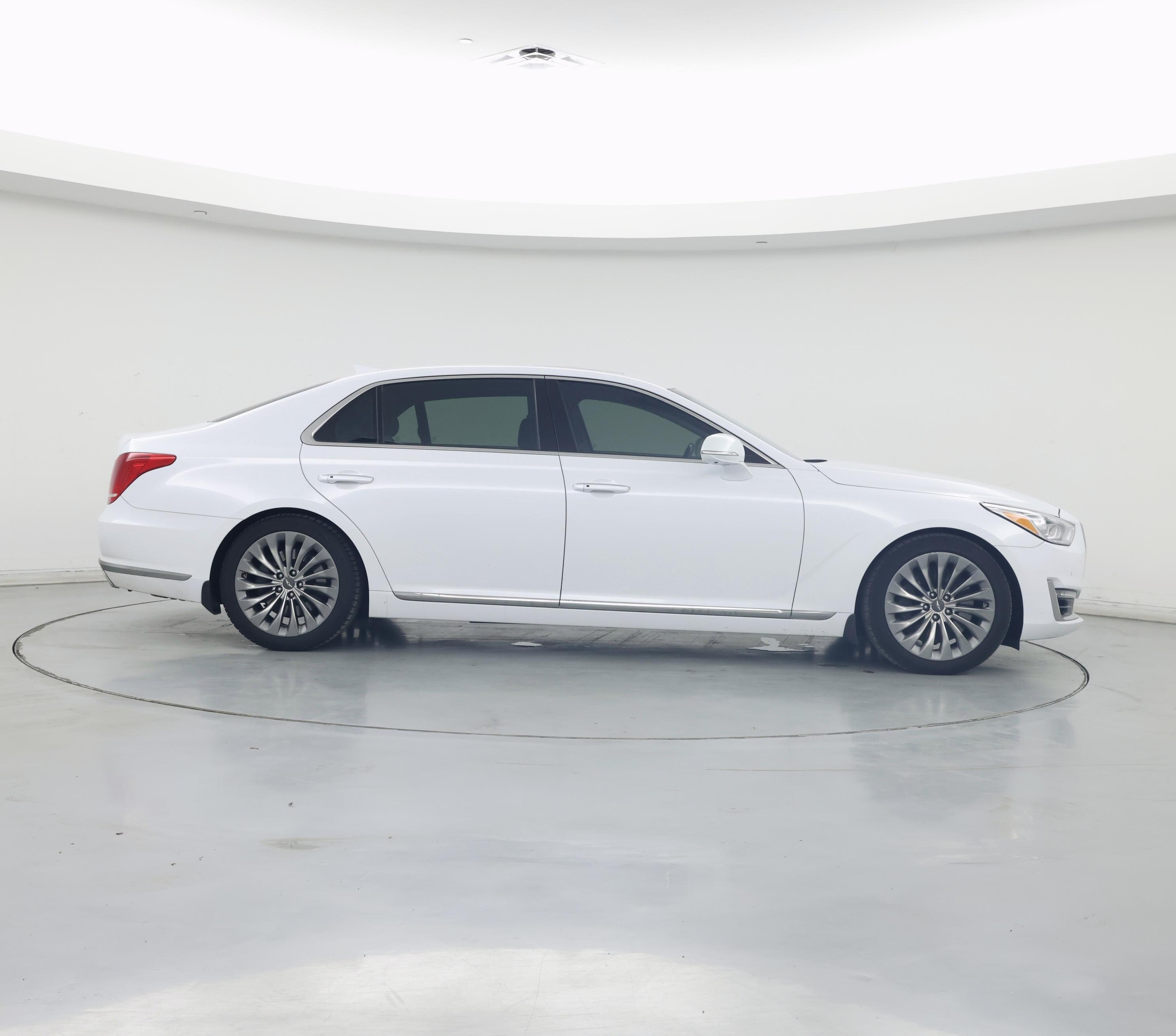 Thumbnail: 2018 Genesis G90 - 7