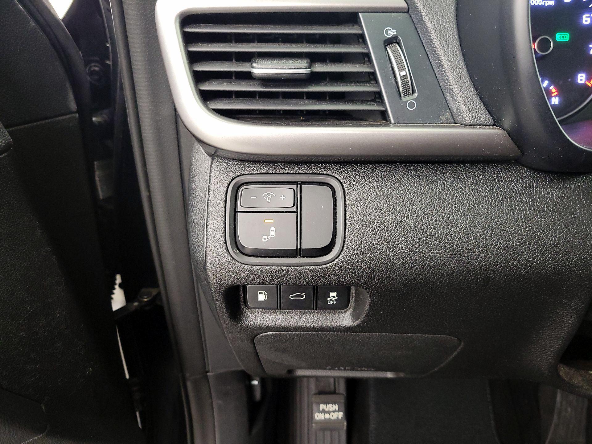 Thumbnail: 2018 Kia Optima - 13