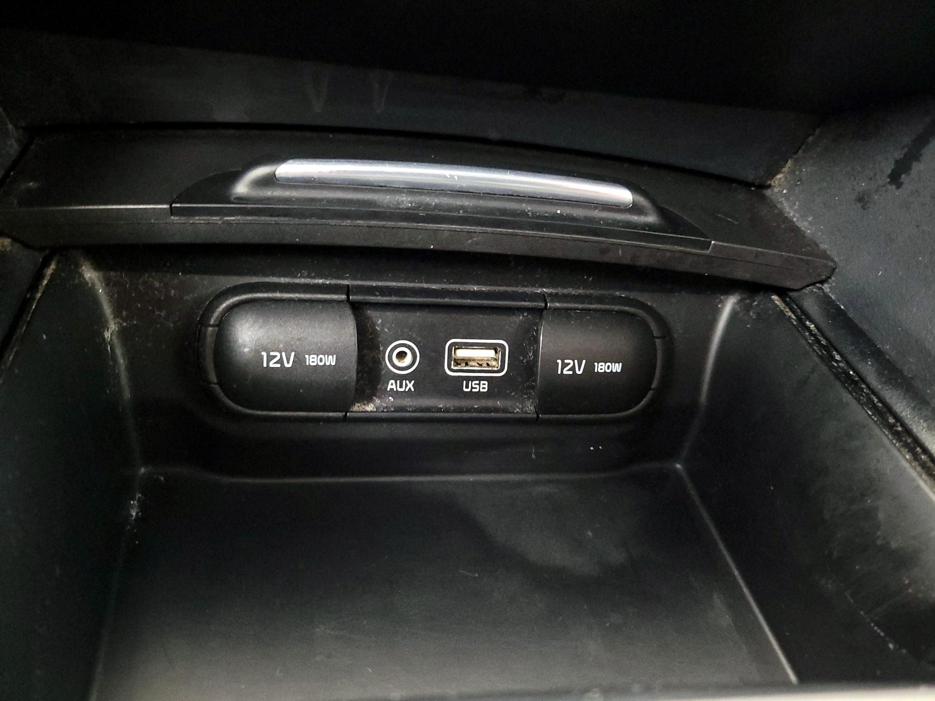 Thumbnail: 2018 Kia Optima - 18