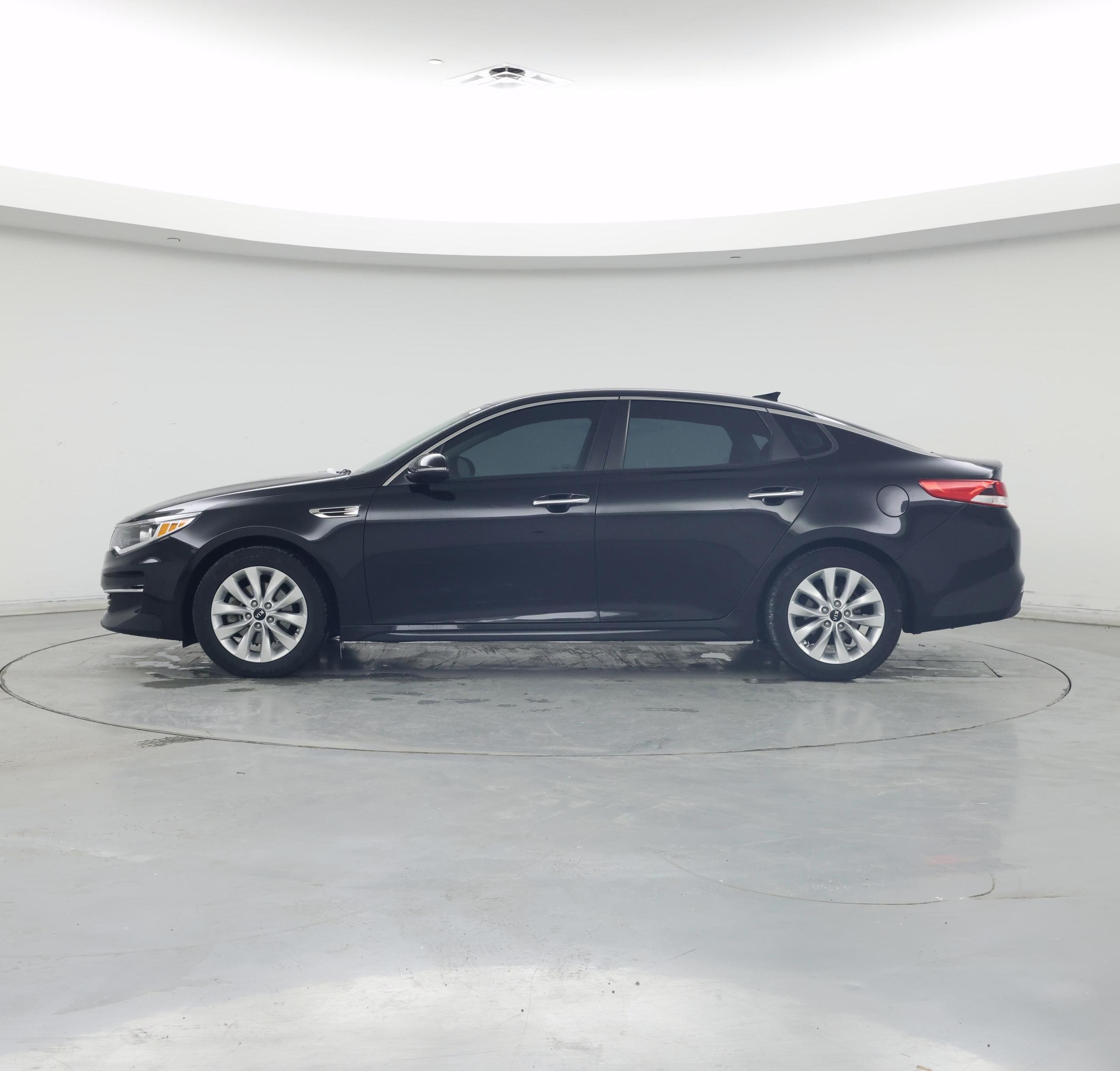 Thumbnail: 2018 Kia Optima - 3